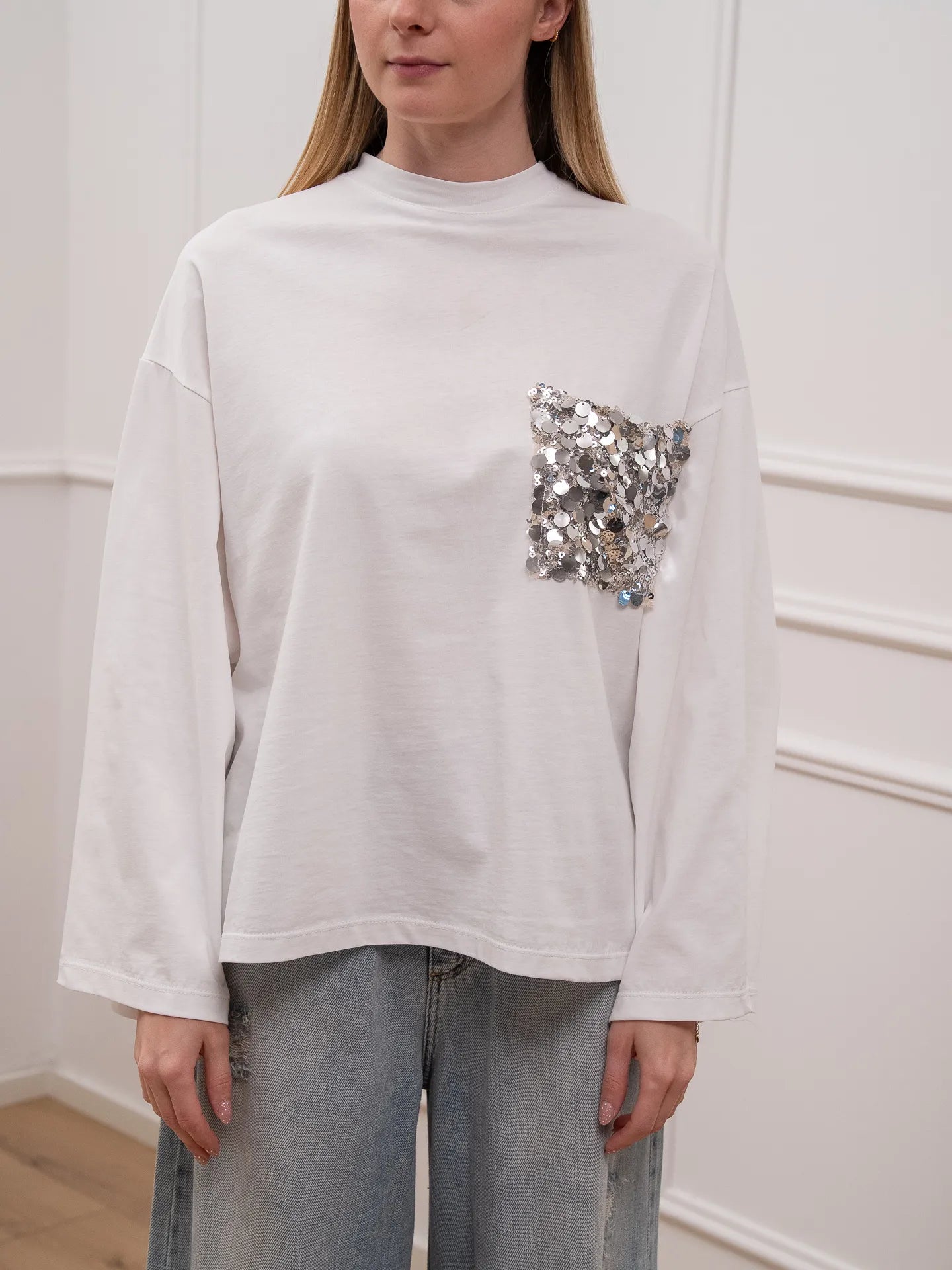 T shirt manica lunga panna con tasca paillettes - Tensione In