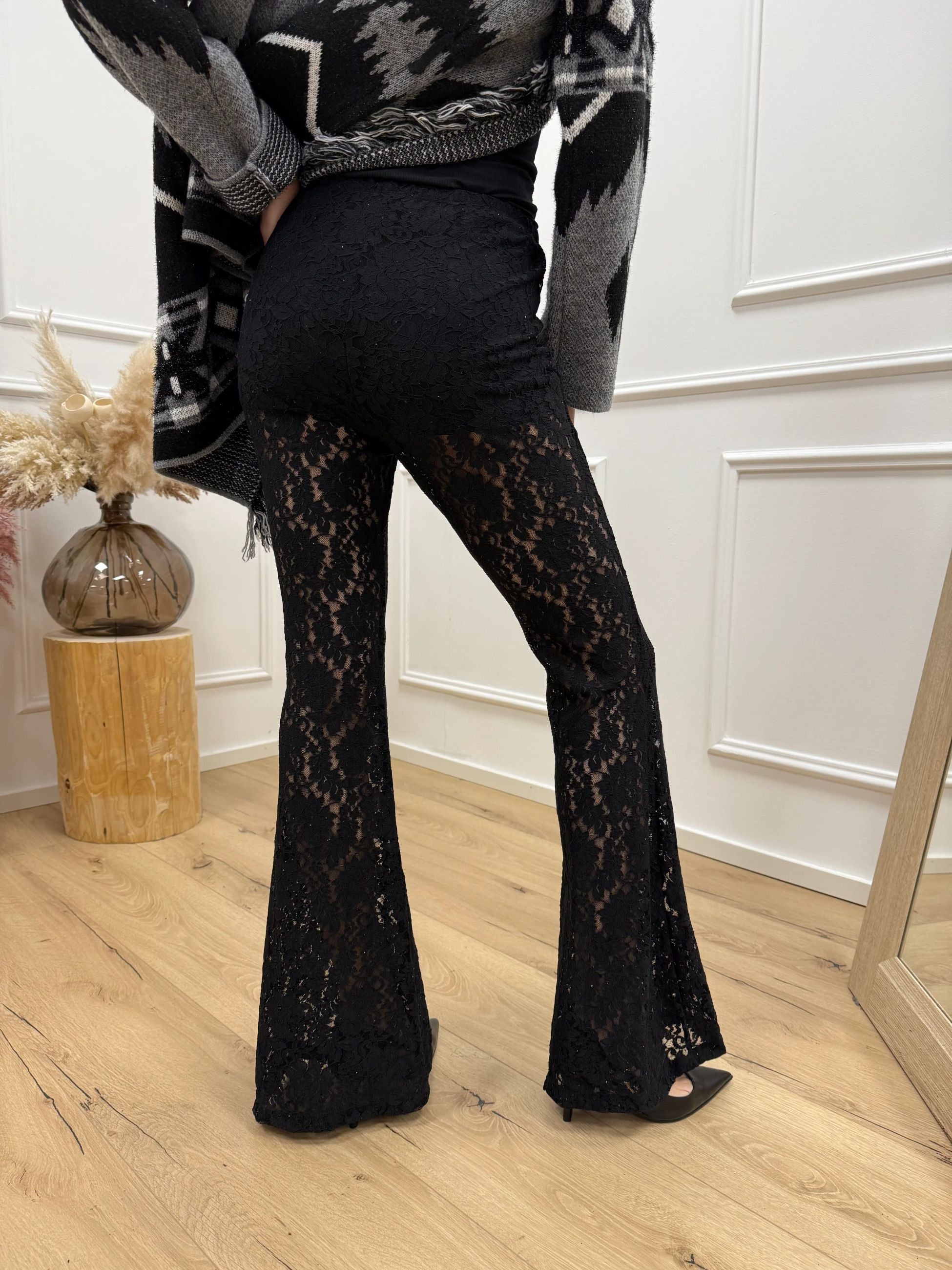 Pantaloni neri a zampa in pizzo con micro strass - Vicolo