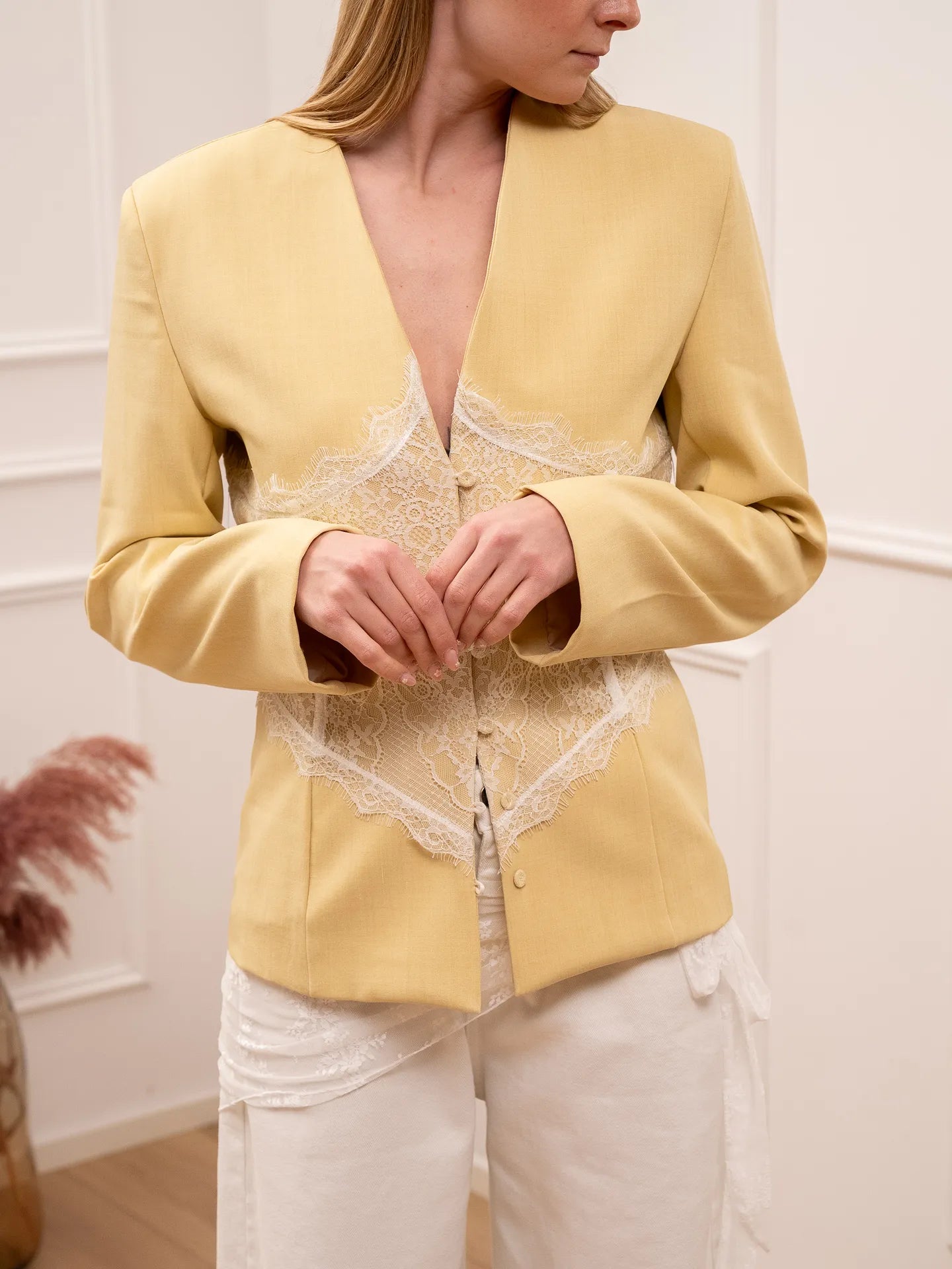 Giacca cedro con bottoncini e dettaglio in pizzo - Vicolo