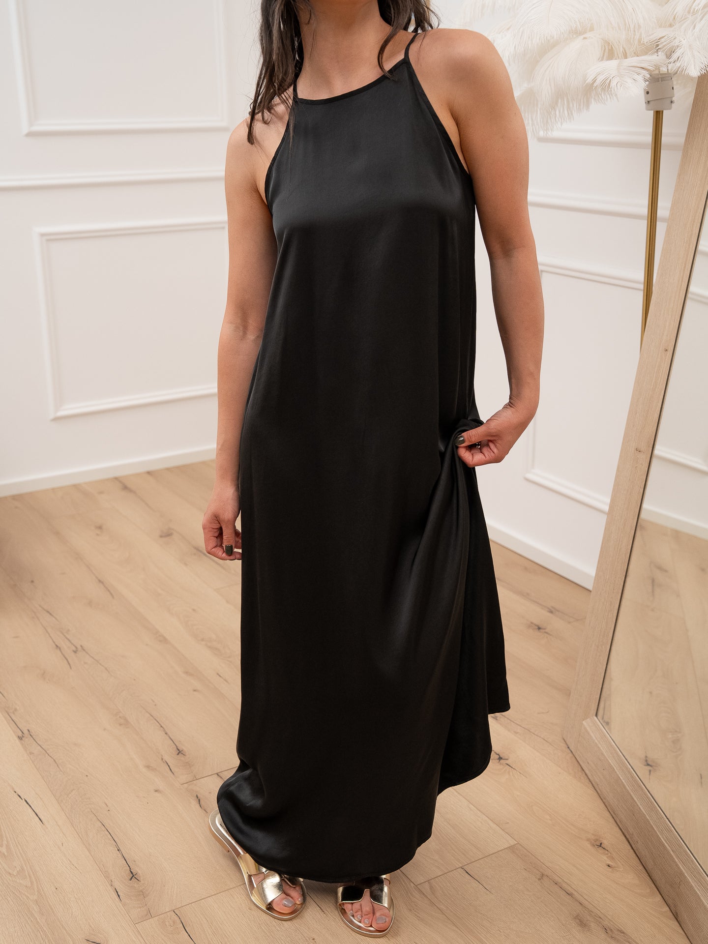 Vestito nero in raso con scollo quadro - Vicolo