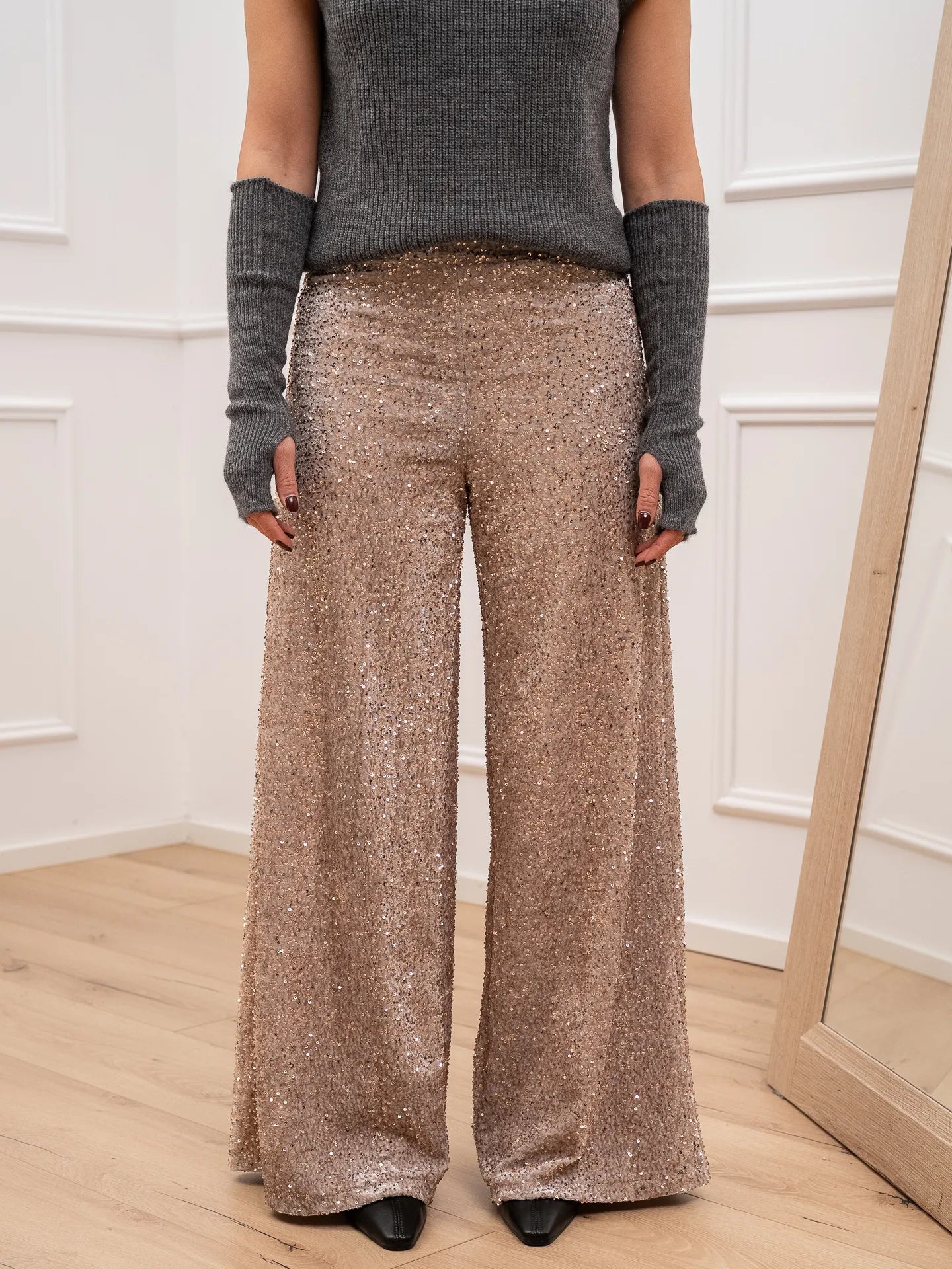 Pantaloni in ciniglia con paillettes beige - HaveOne