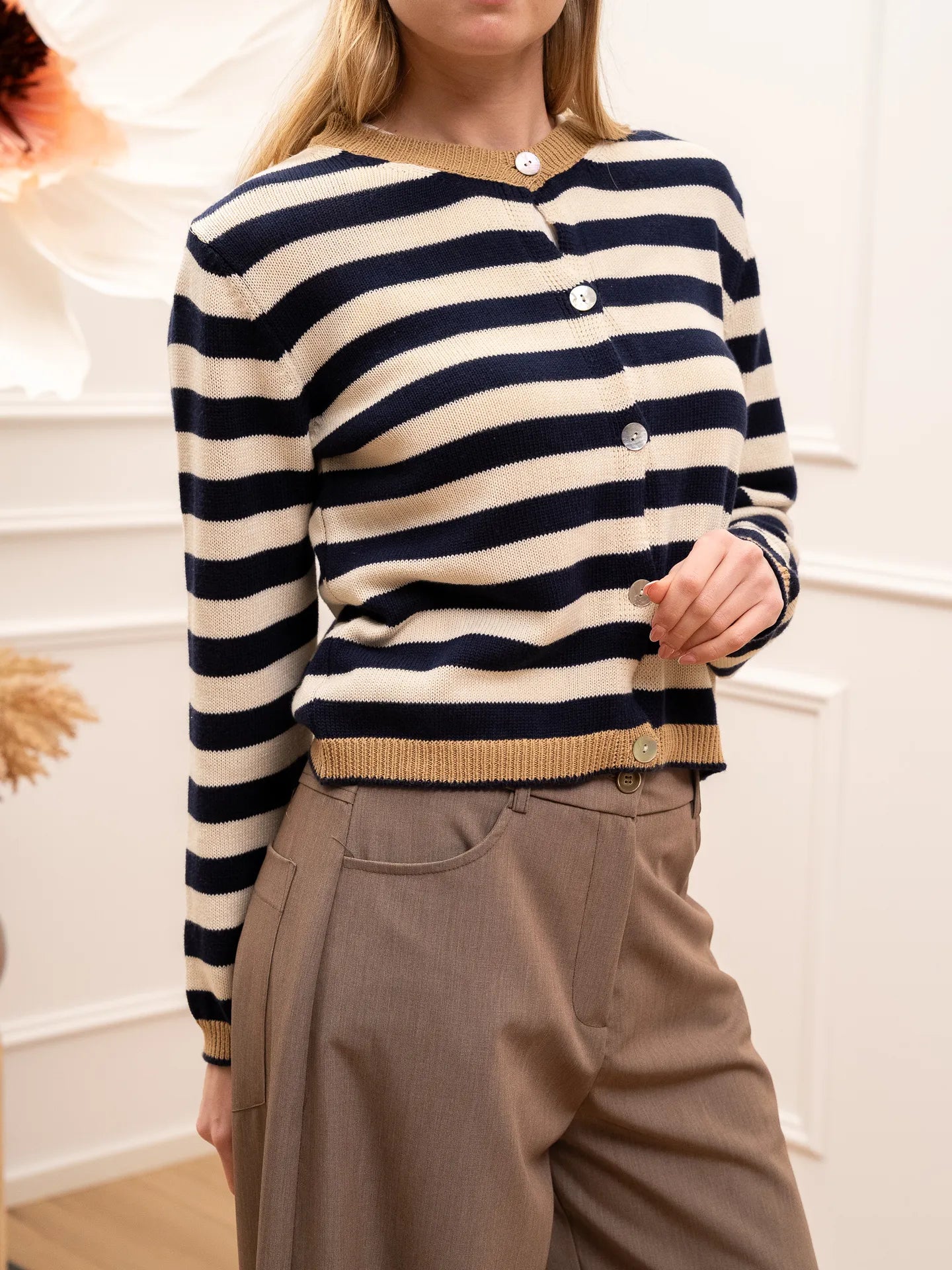 Cardigan girocollo rigato blu, burro e beige con bottoni - Crispy