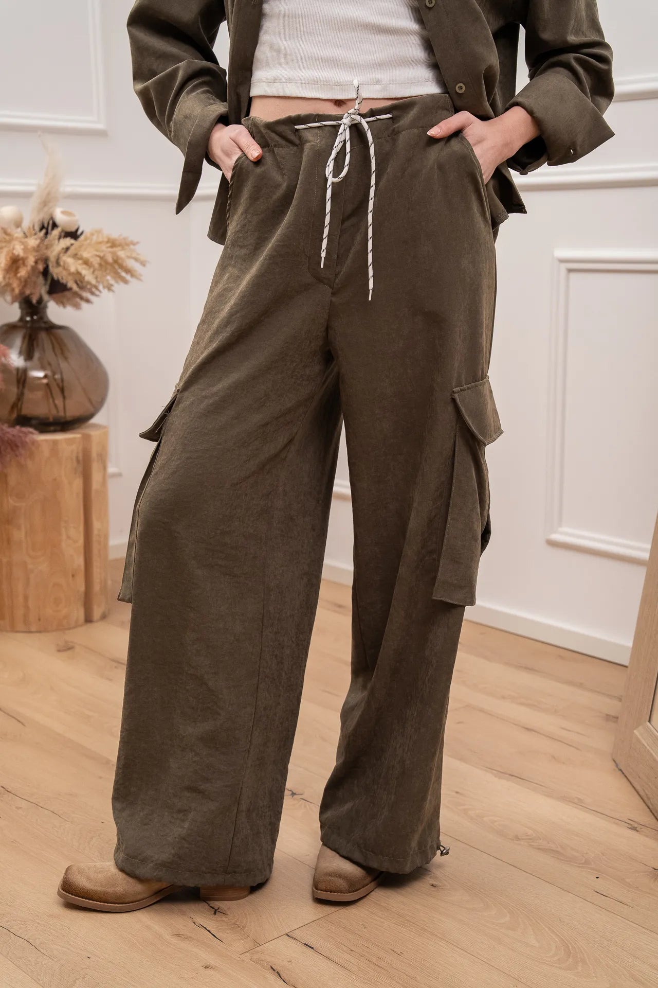 Pantaloni cargo in suede militare con coulisse sul fondo - HaveOne