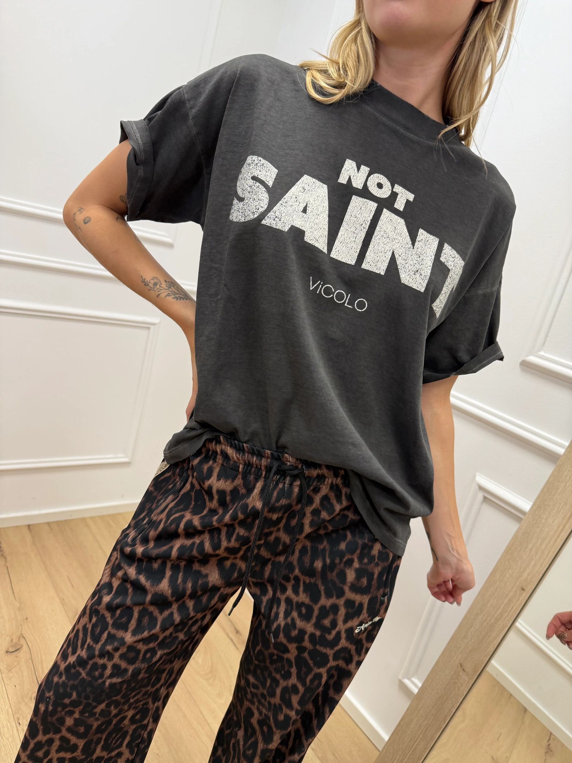 T shirt grigia slavata "Not Saint" - Vicolo
