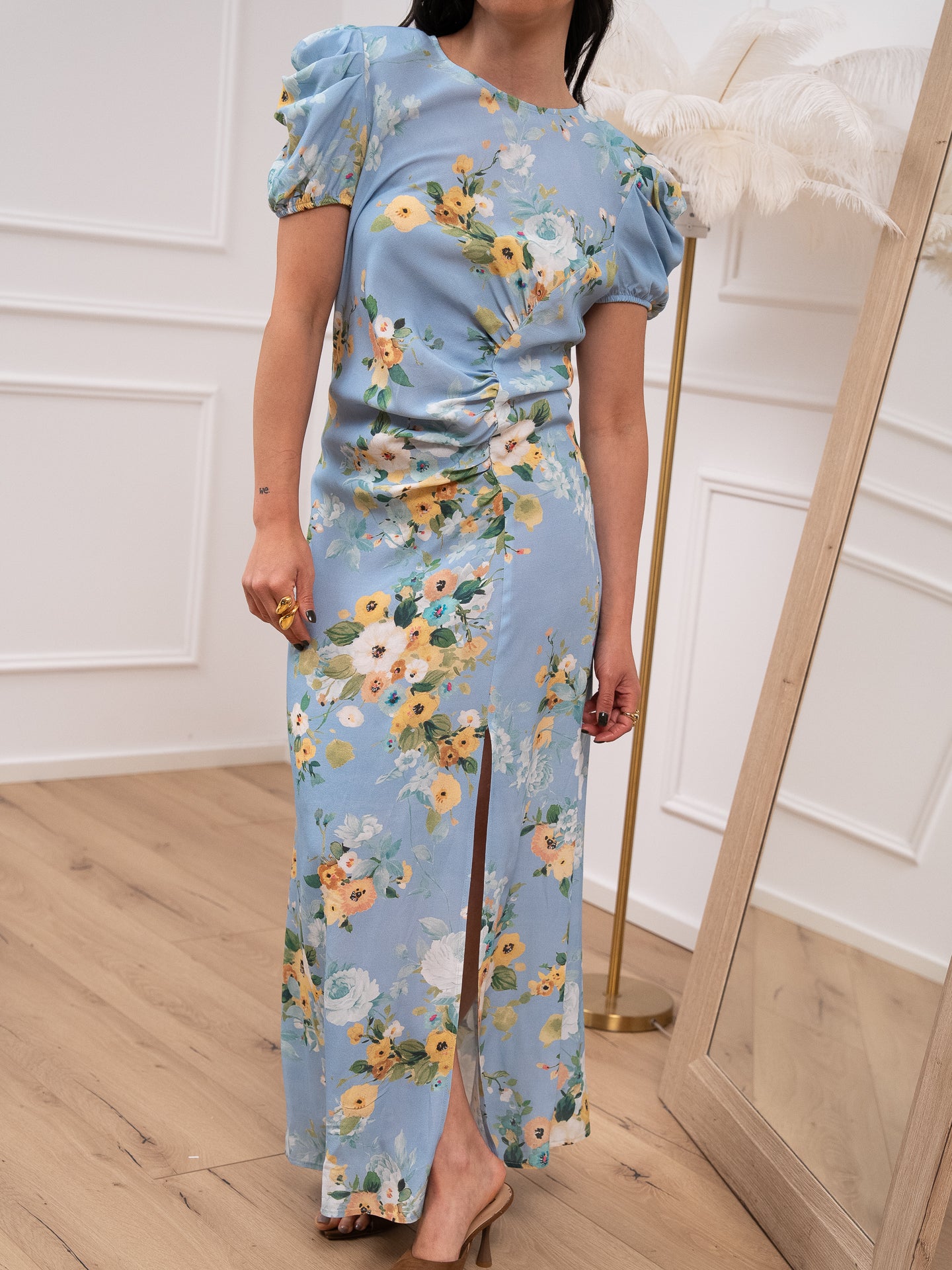 Vestito celeste floreale con manica arricciata - Vicolo