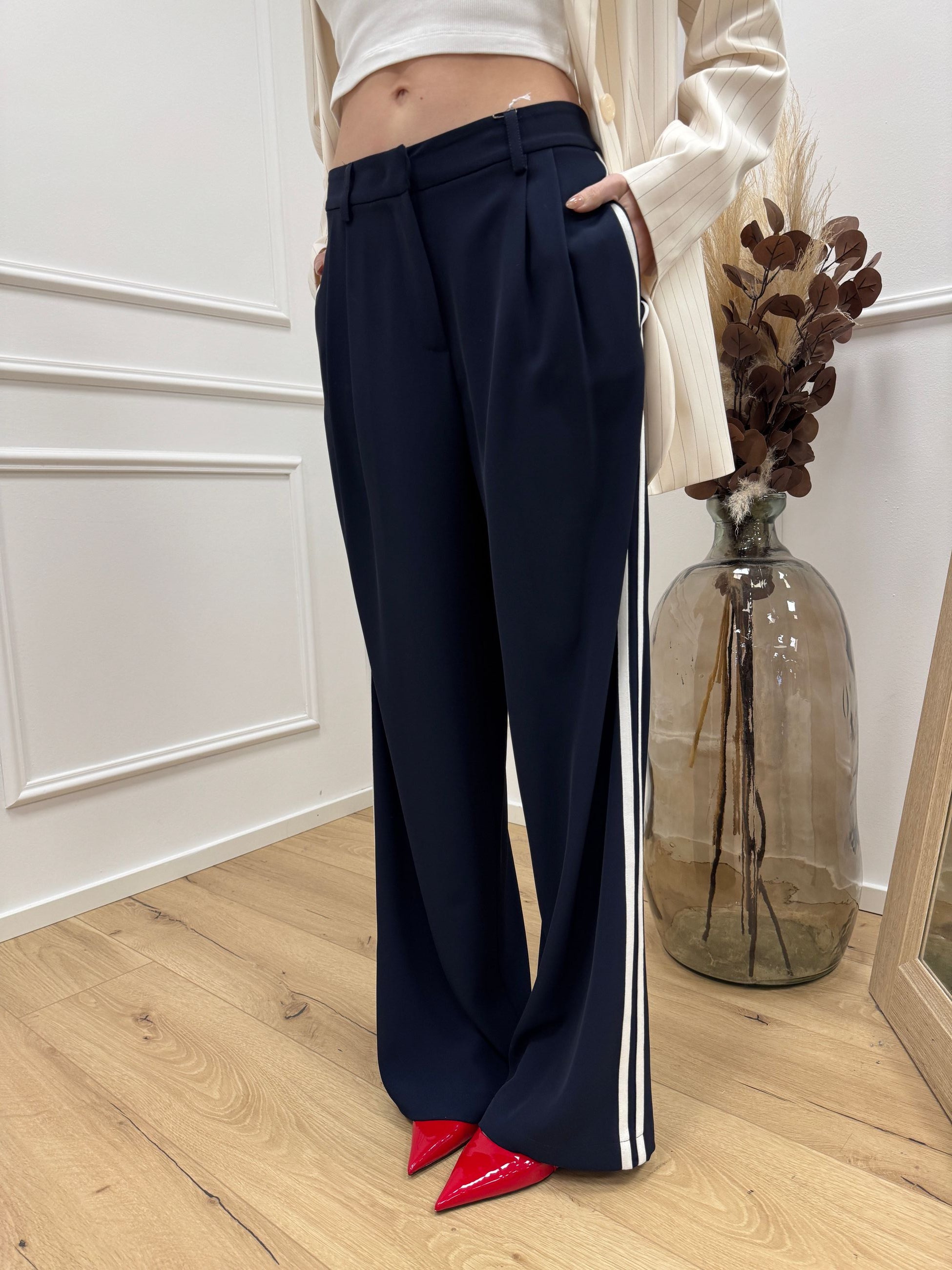 Pantaloni blu bande sportive laterali - SoAllure