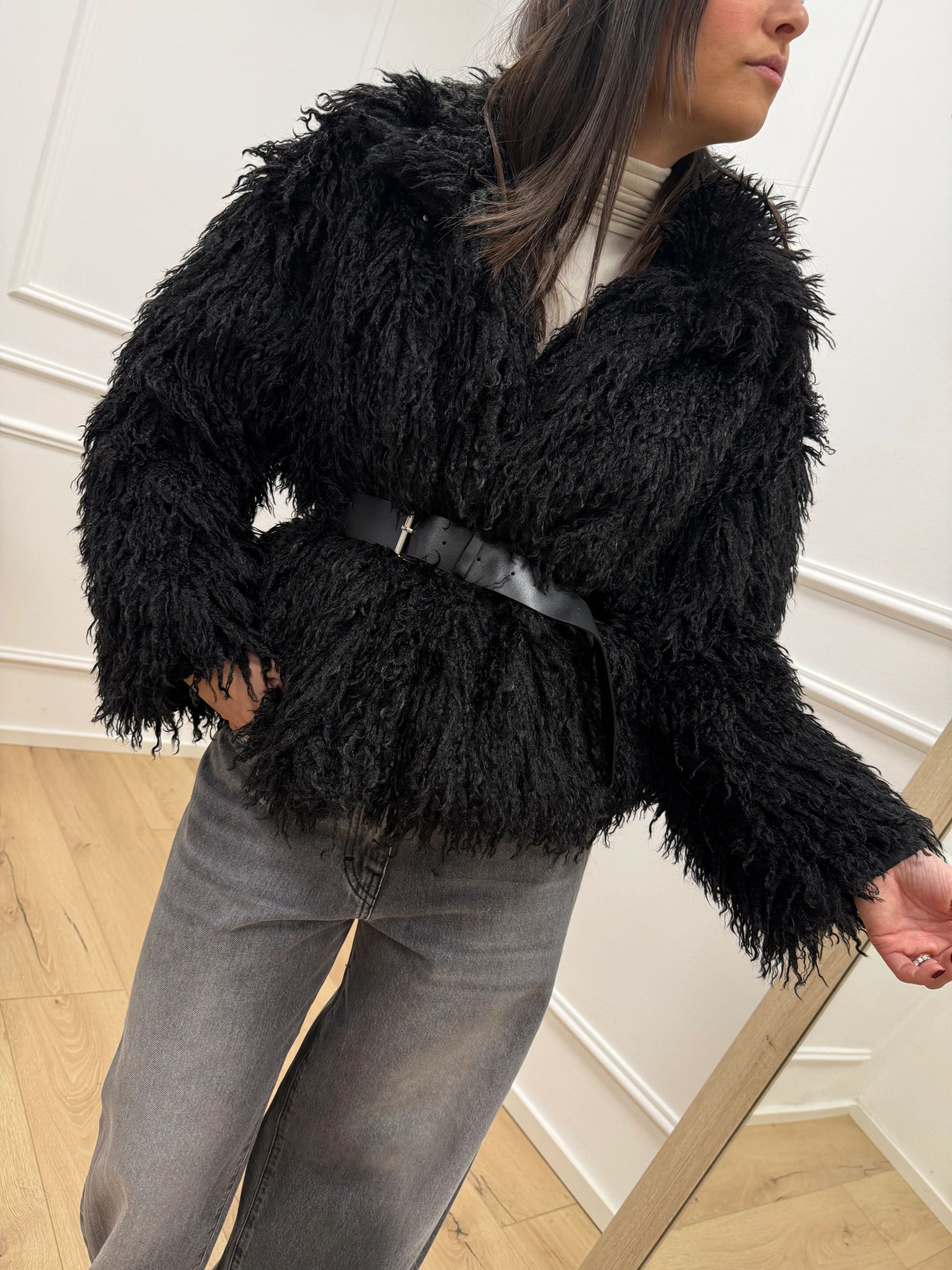 Pelliccia mongolia nera con cinta - Vicolo
