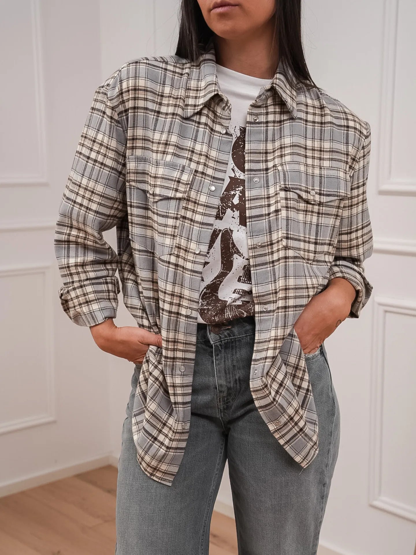 Camicia e t shirt in flanella check grigia - Tensione In