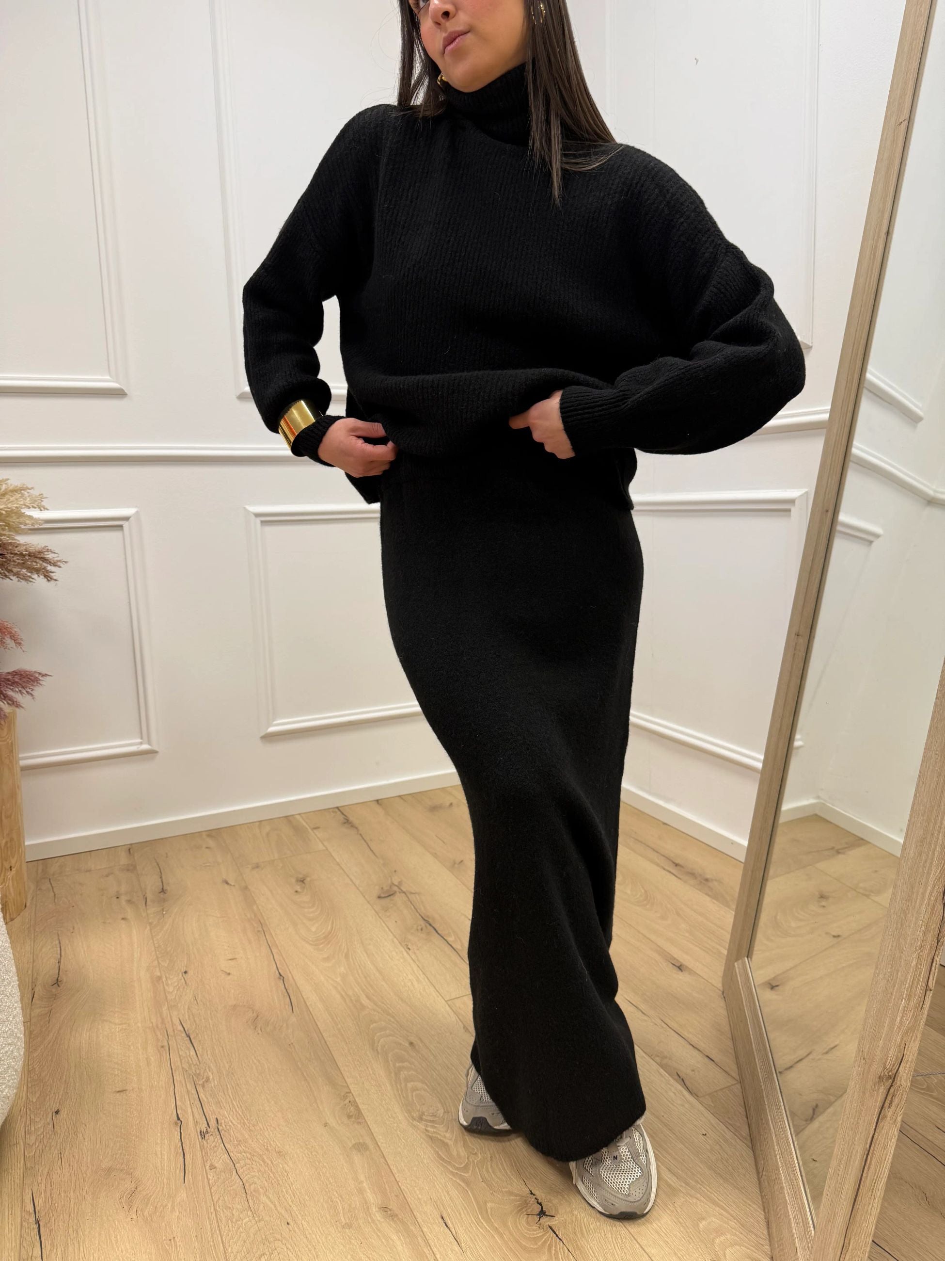 Set coordinato maglia e gonna nero - HaveOne
