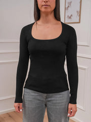 Maglia nera scollo madonna 100% lana - HaveOne