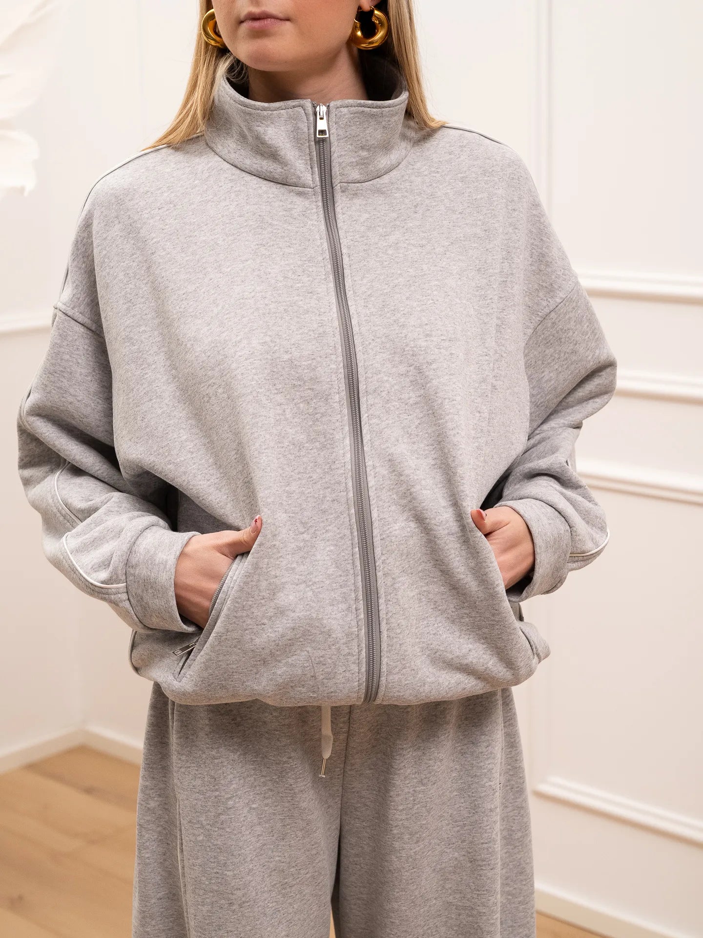 Felpa Frankie perla riga bianca con zip - Vicolo