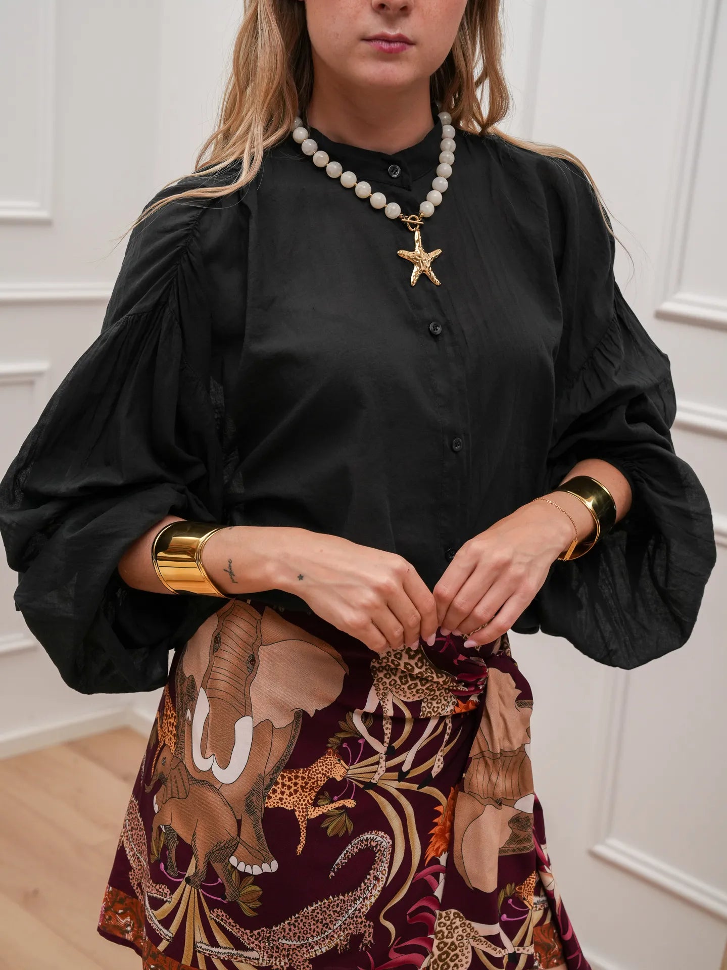 Camicia coreana in mussolina nera manica balloon - Tensione In