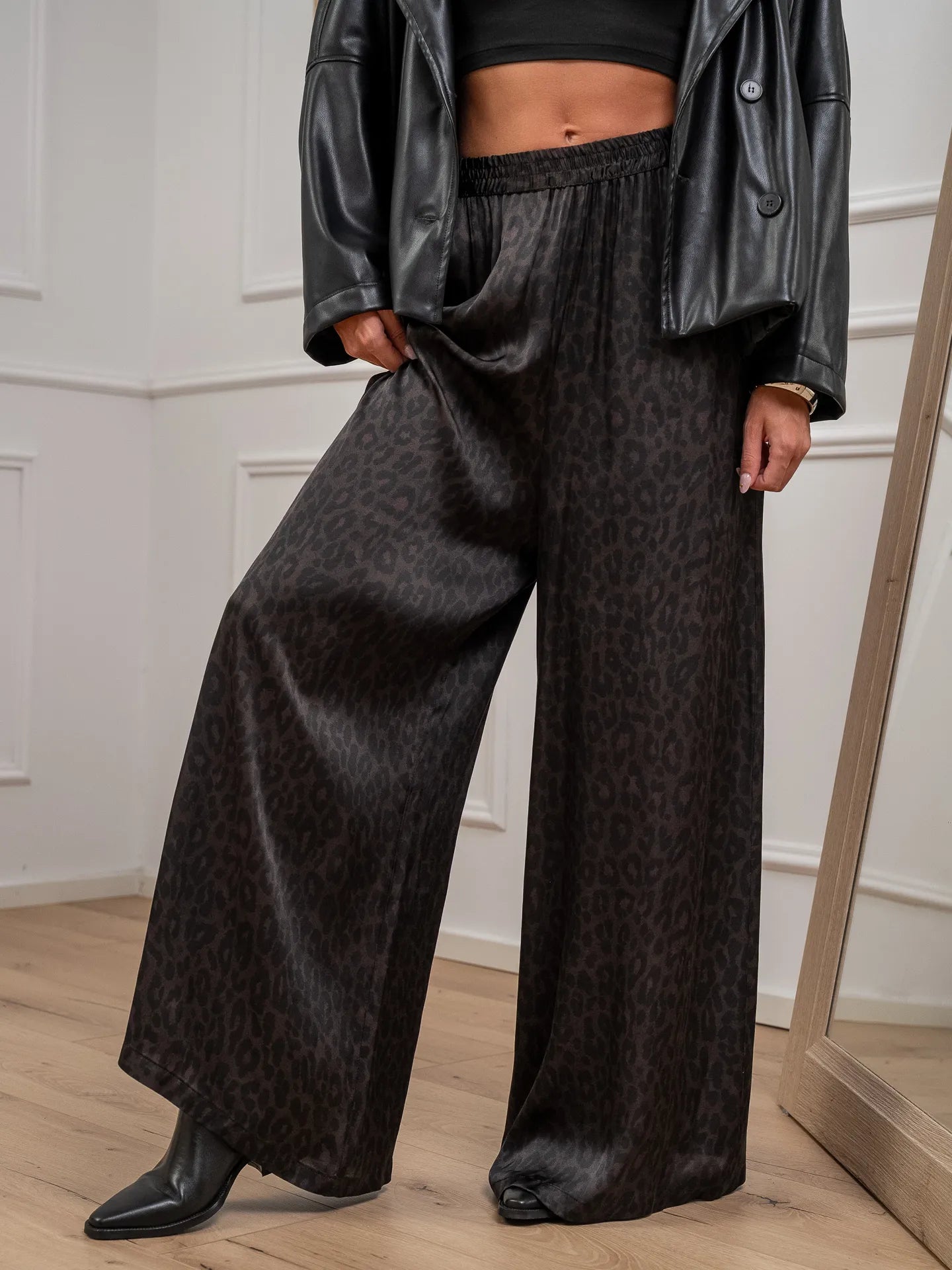 Pantaloni palazzo leopardati in raso - SoAllure