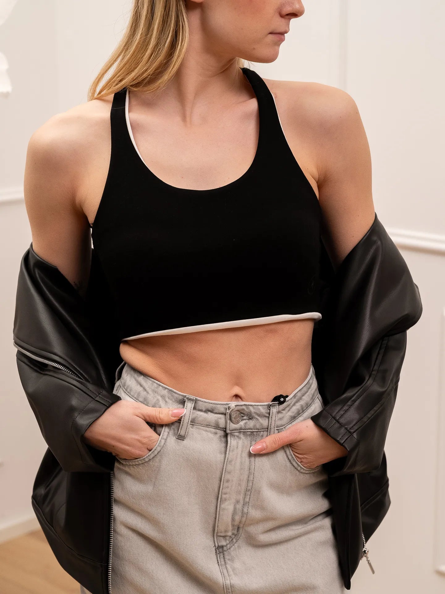 Top seamless nero cuciture laterali taglio vivo - HaveOne