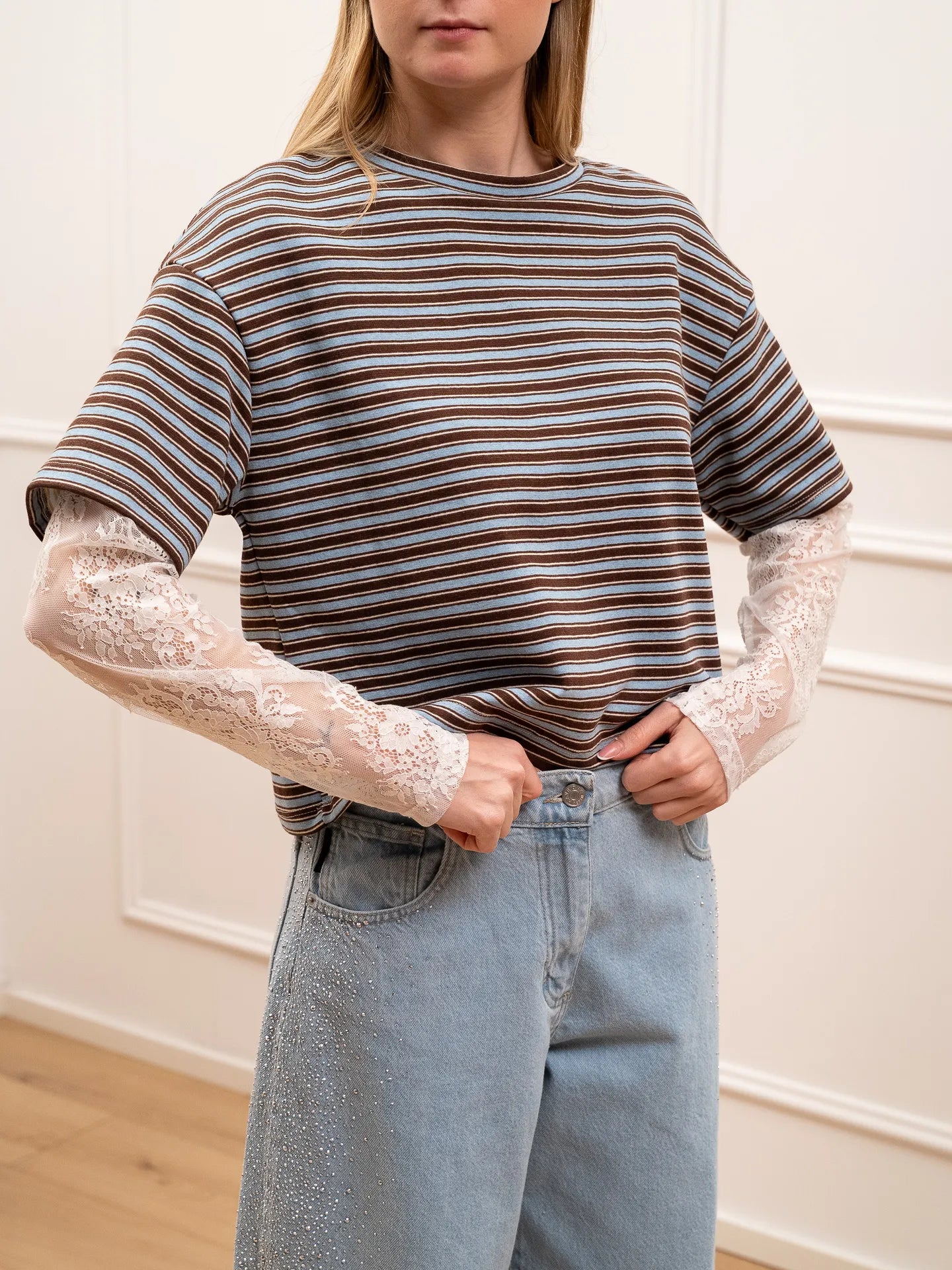 T shirt rigata celeste, burro, moro con maniche in pizzo - HaveOne