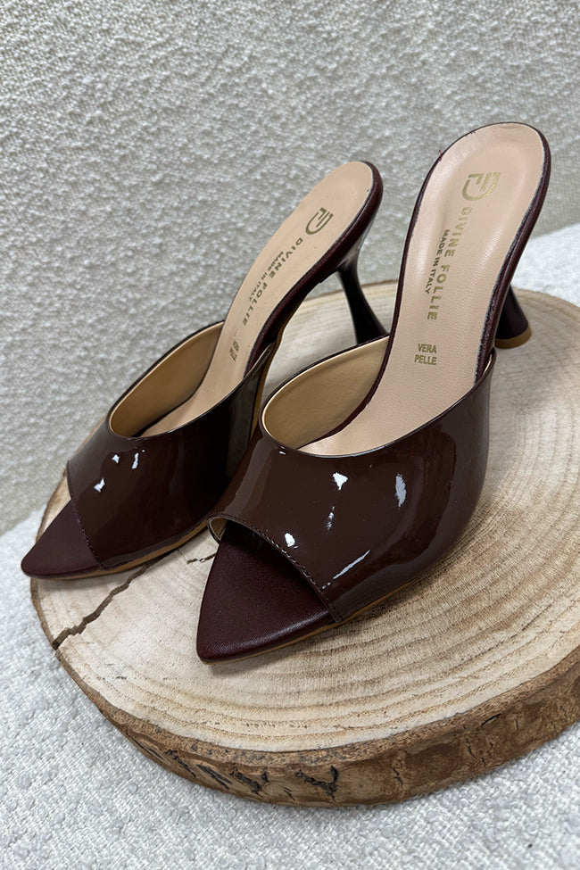Sandali sabot vernice moro in pelle - Divine Follie