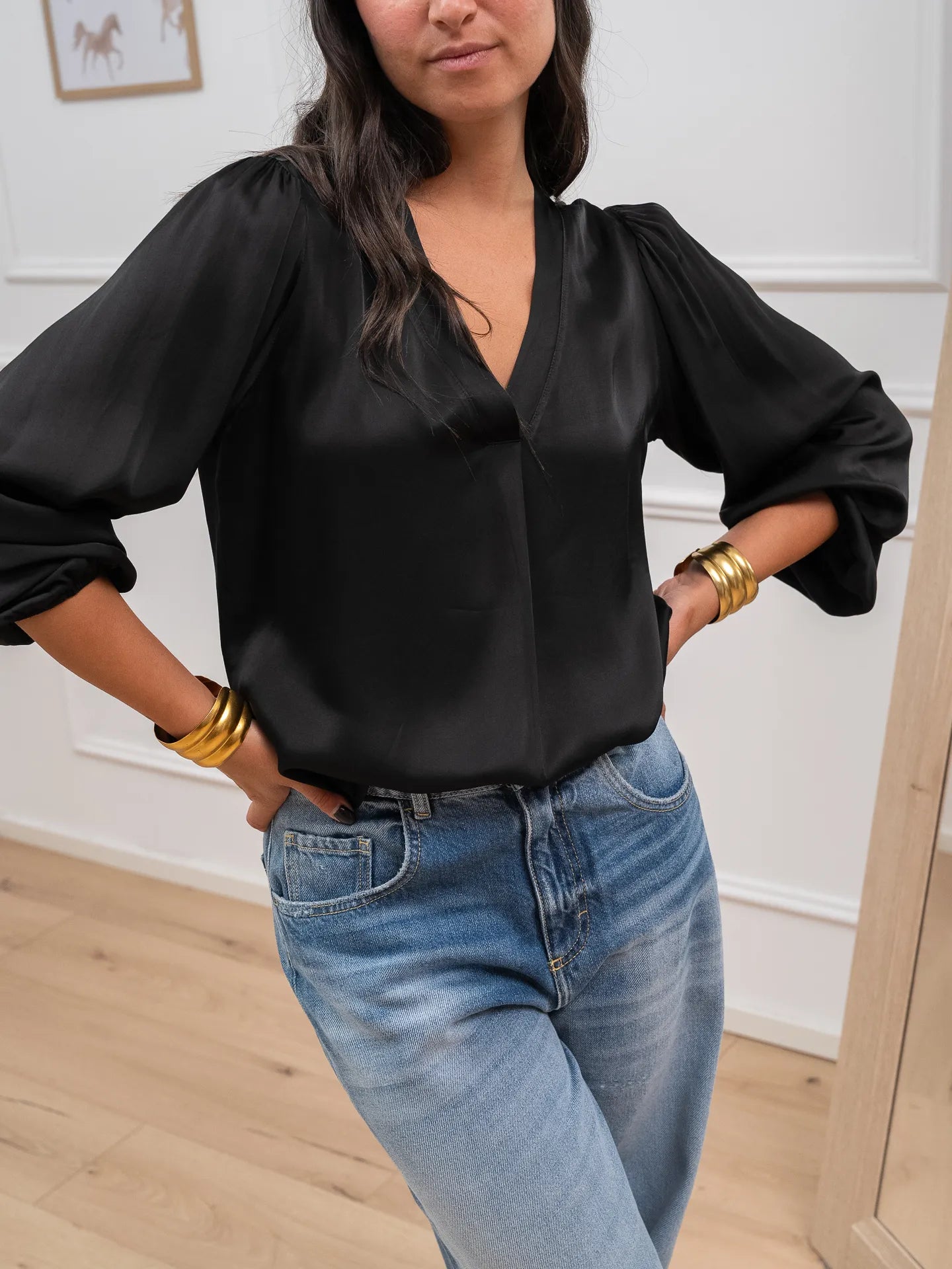 Blusa scollo a v nera manica balloon - HaveOne