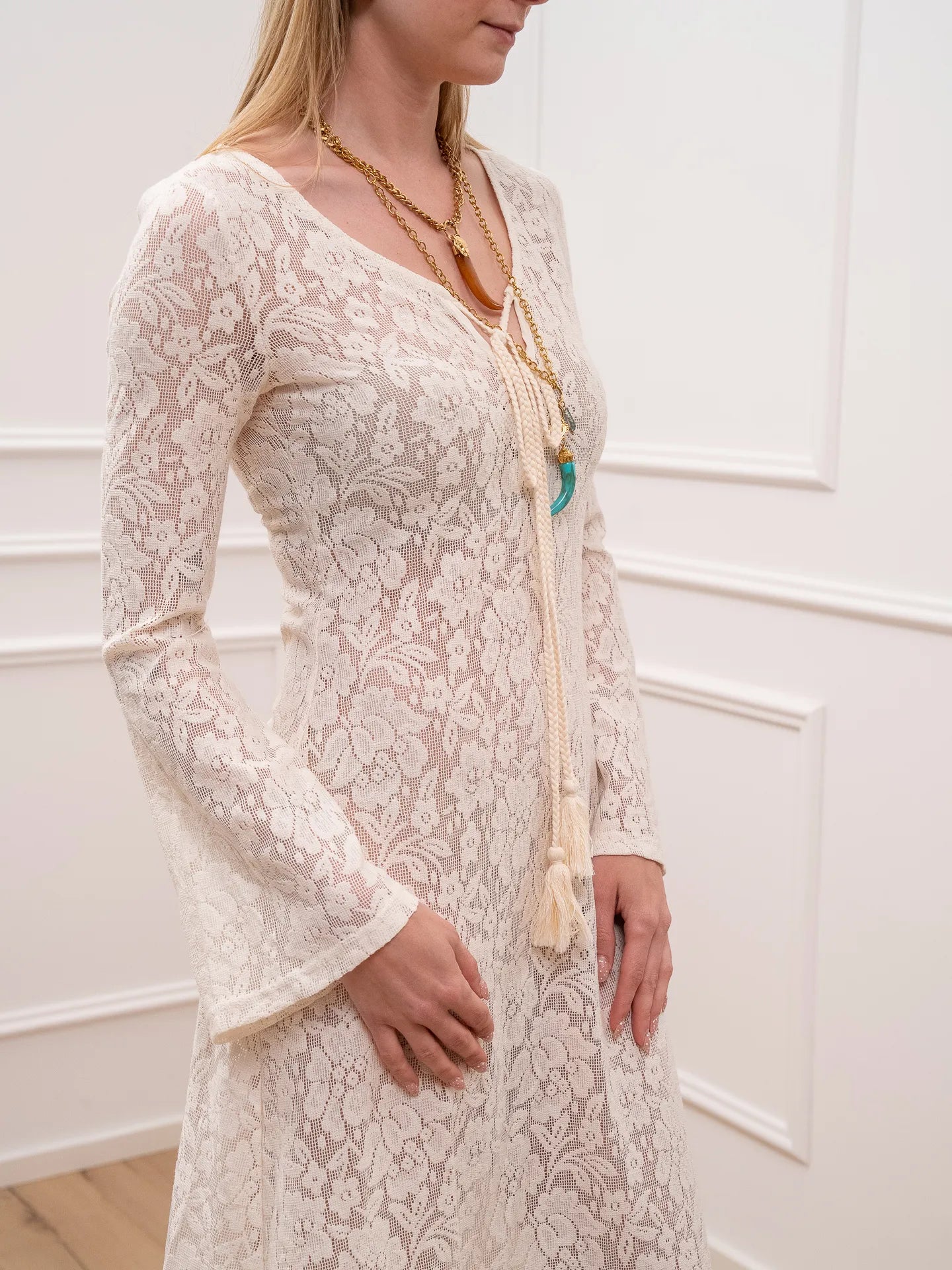 Vestito in pizzo burro lungo con laccetti - Glamorous