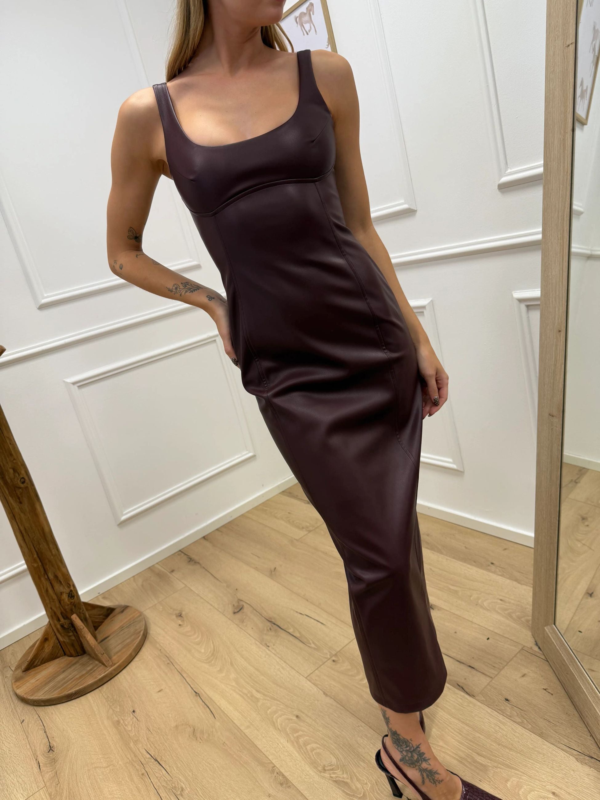 Vestito tubino in ecopelle bordeaux - SoAllure