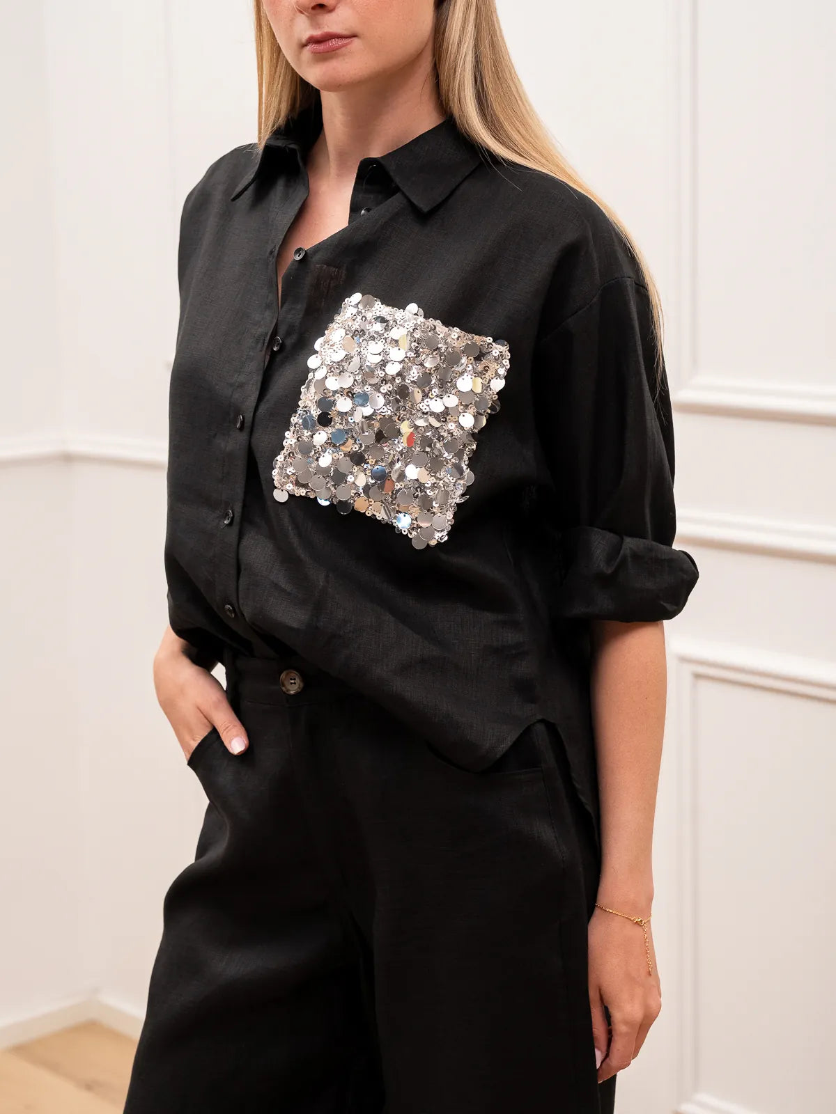 Camicia Dreamer nera in lino tasca paillettes - Tensione In
