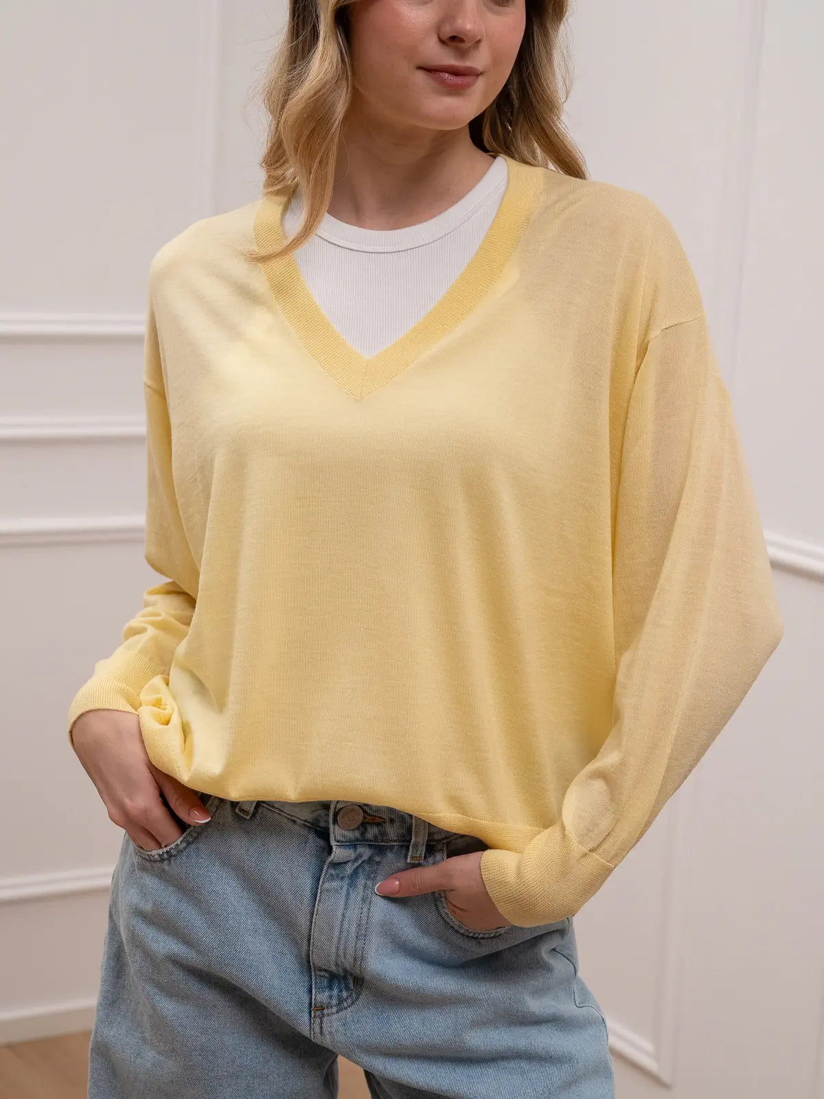Maglia scollo a v giallo burro 100% lana - Vicolo