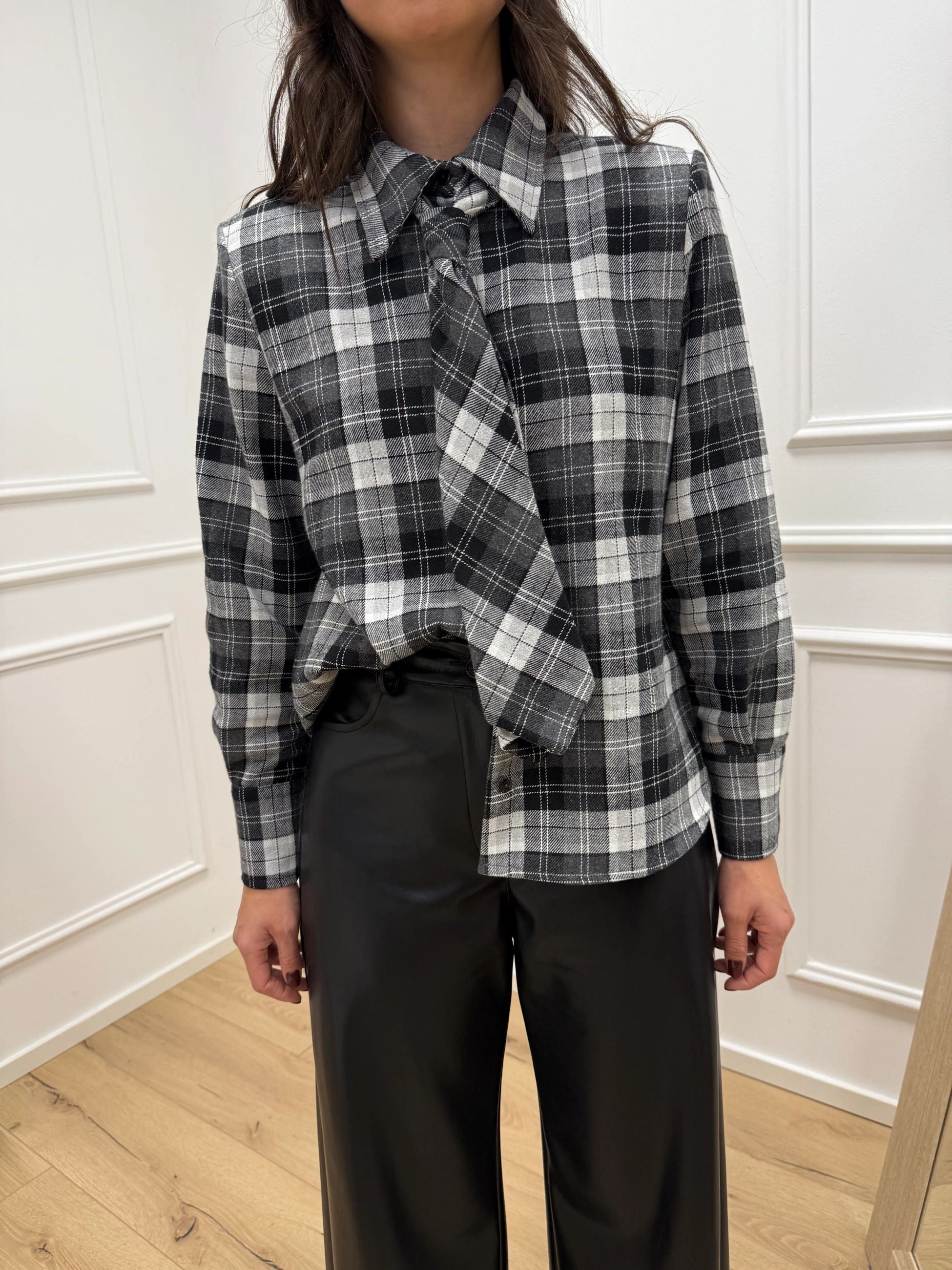 Camicia check grigia con cravatta in flanella - Tensione In