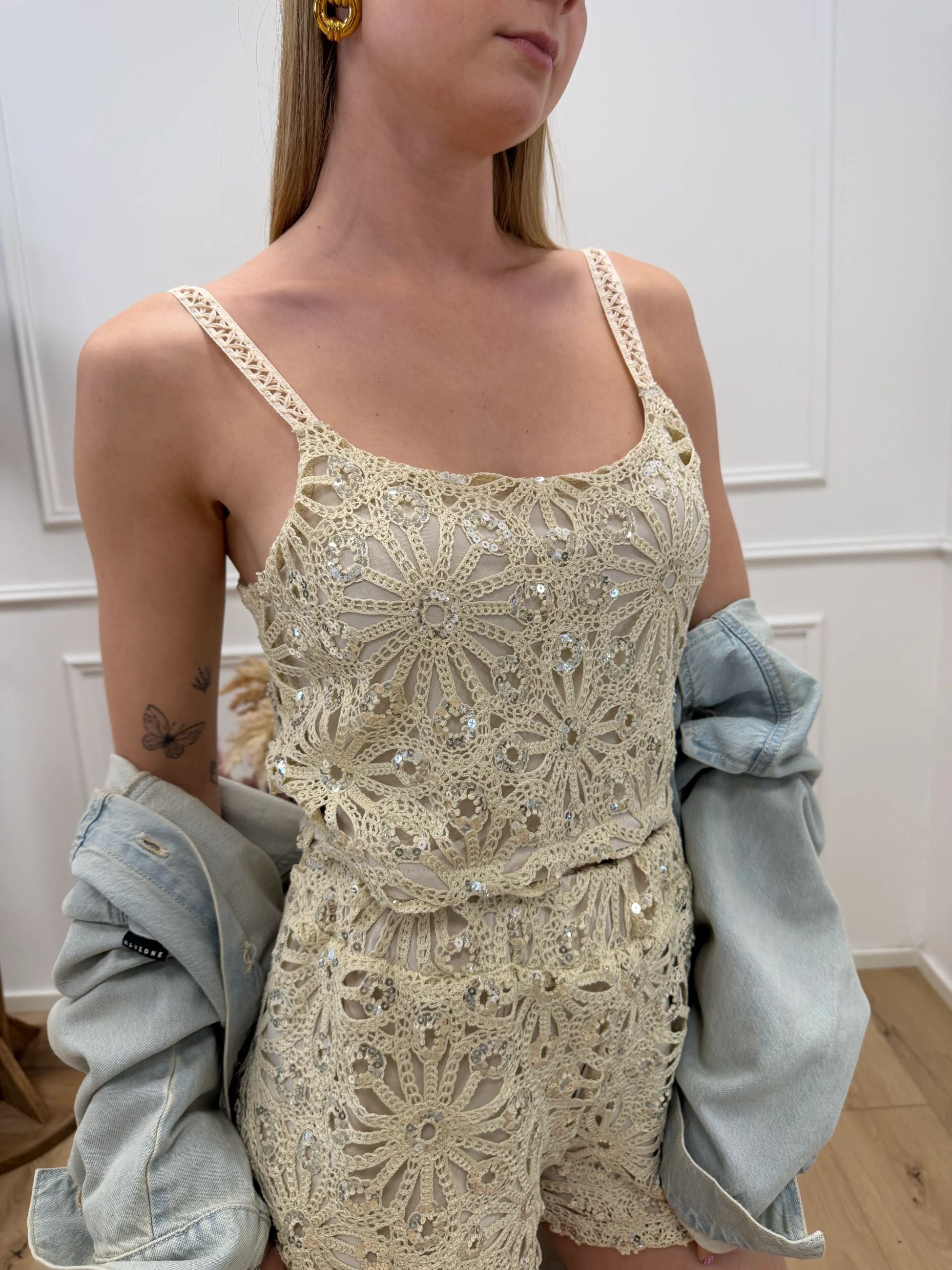 Top crop crochet burro con paillettes - HaveOne