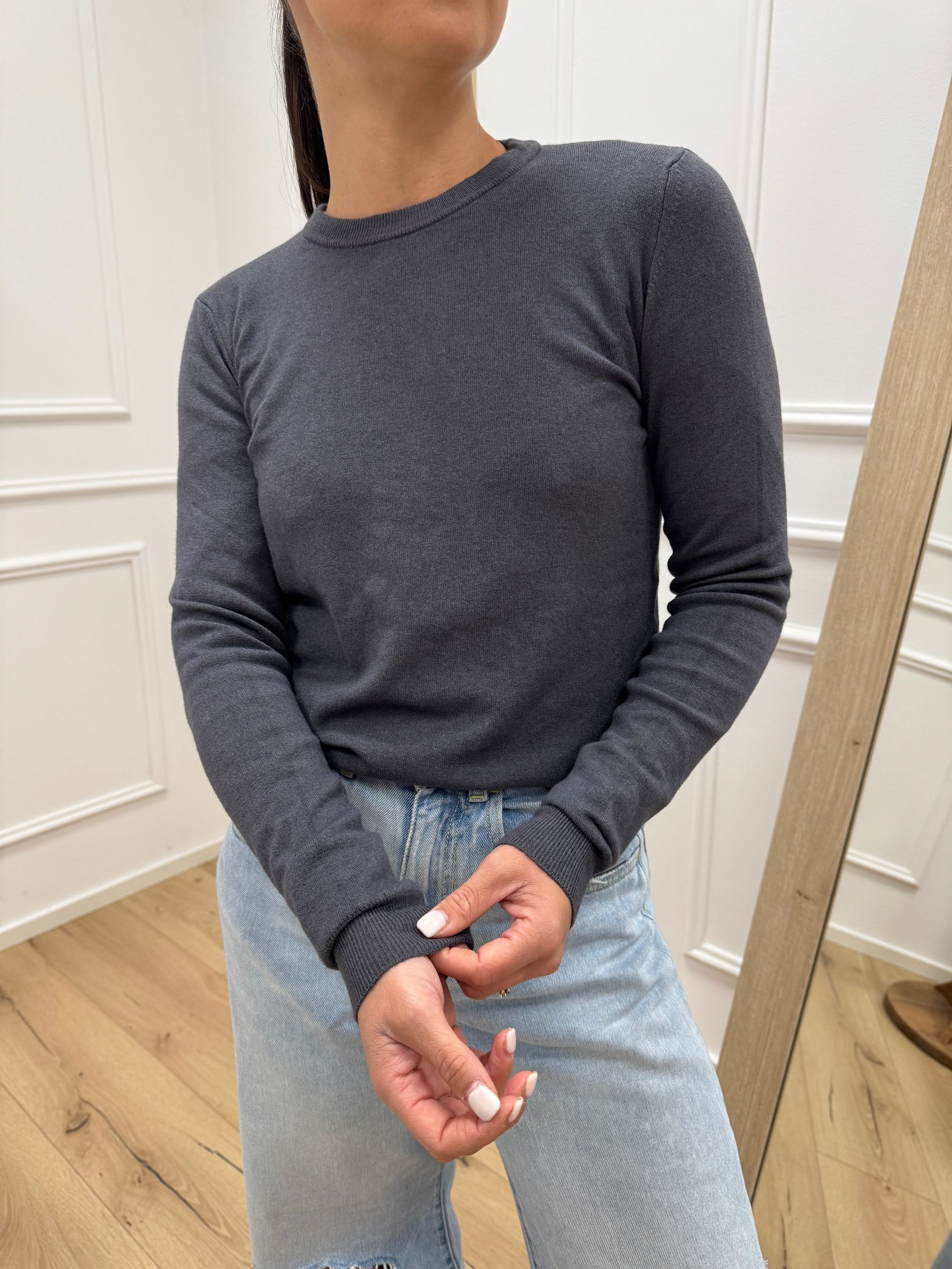 Maglia basic girocollo grigia in viscosa - HaveOne