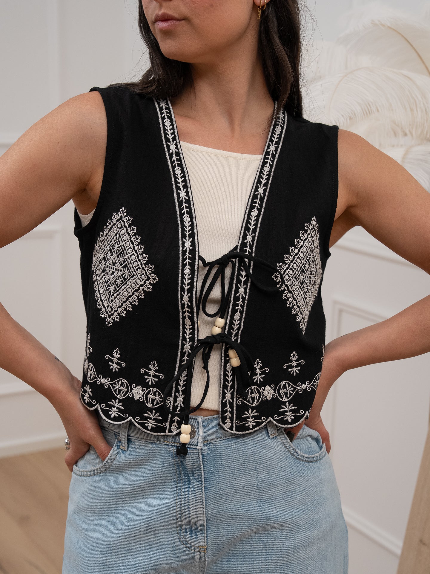 Gilet nero ricami burro - HaveOne