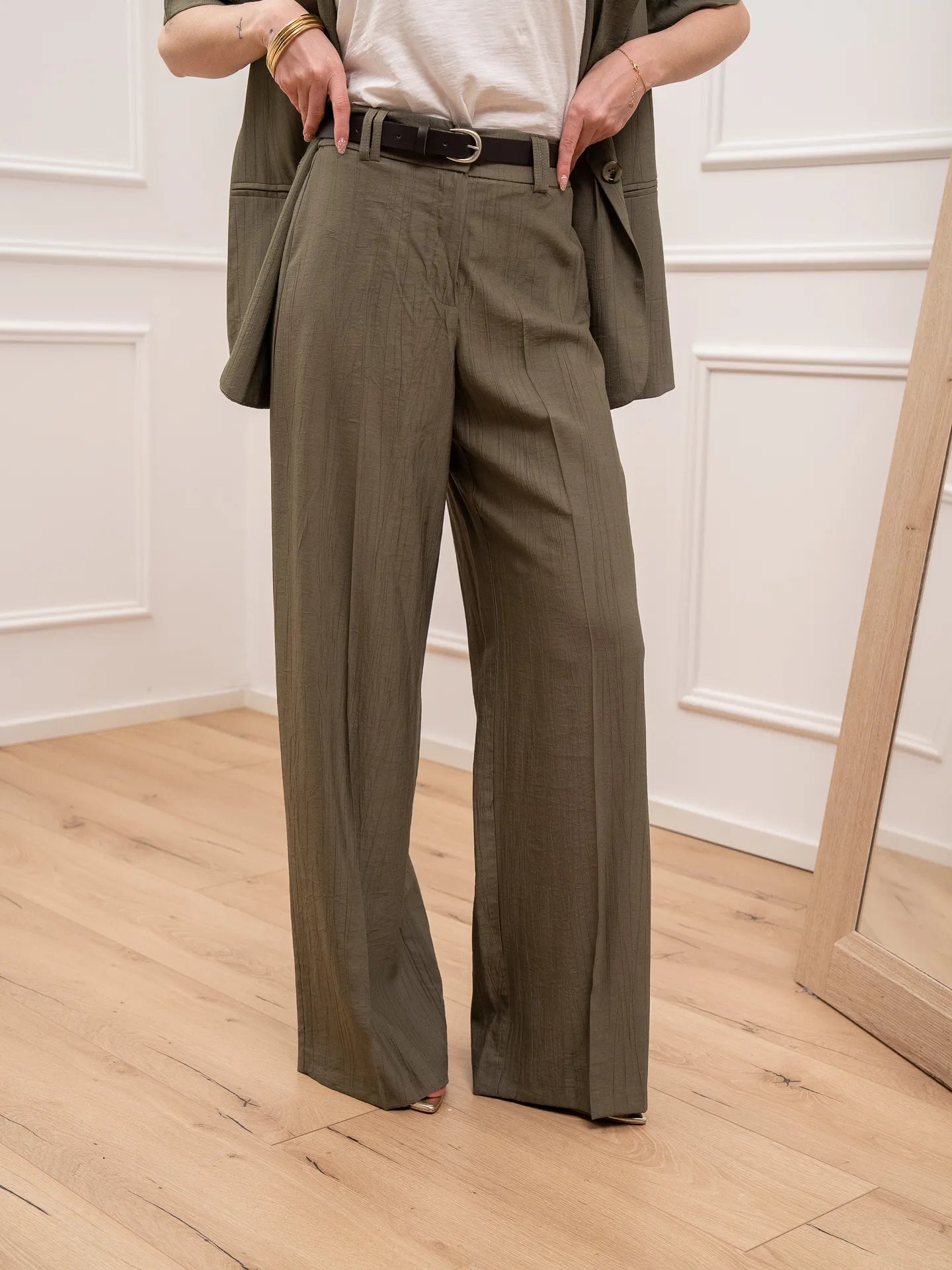 Pantaloni in viscosa stropicciata militare con cintura - HaveOne