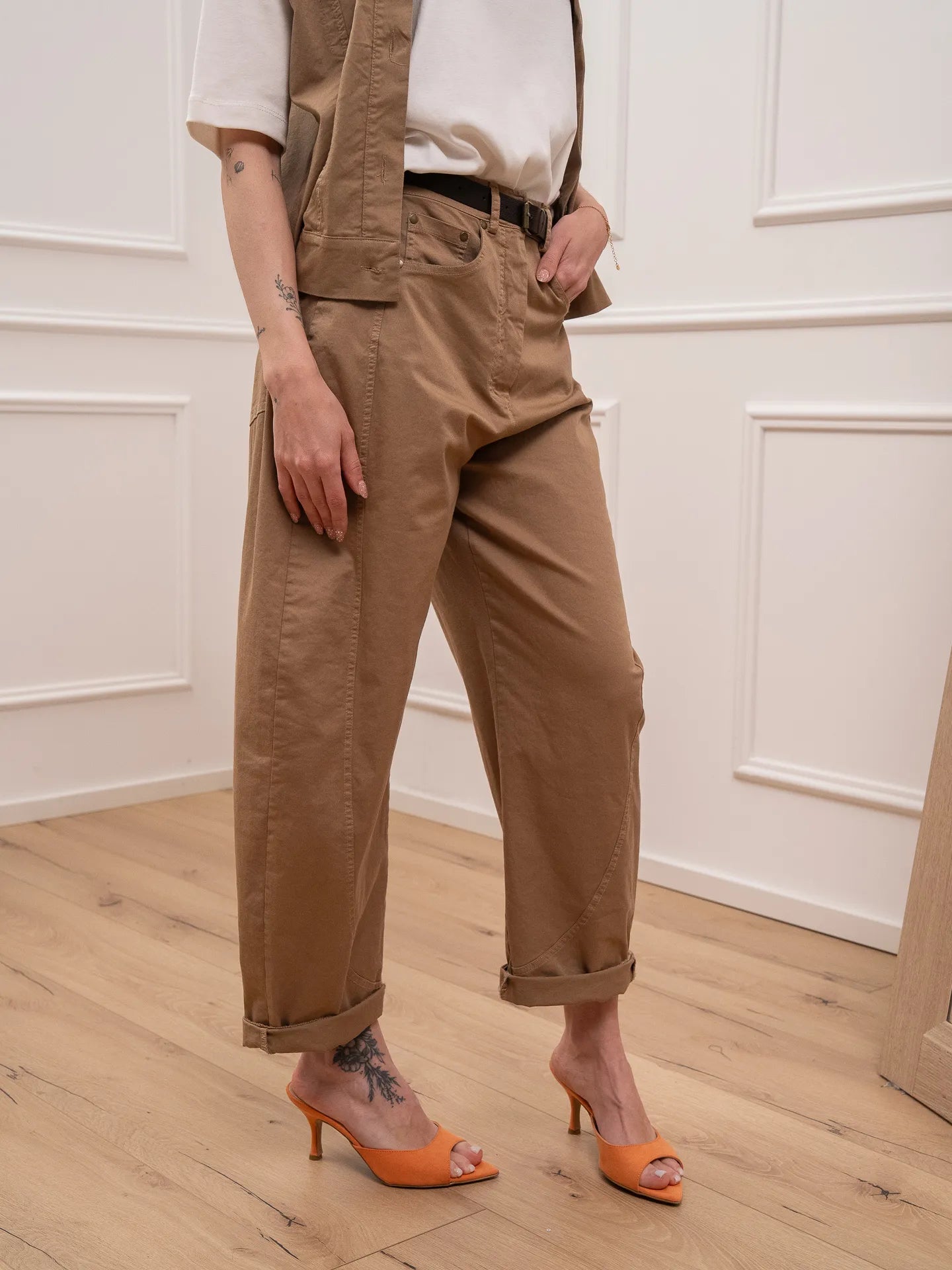 Pantaloni barrel biscotto in cotone con cintura - Vicolo