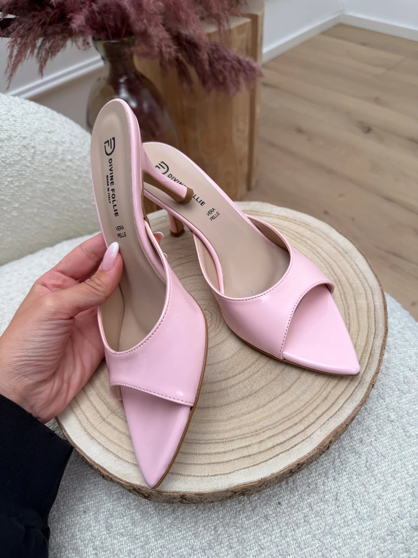 Décolleté sabot “Luna” in vernice rosa - Divine Follie