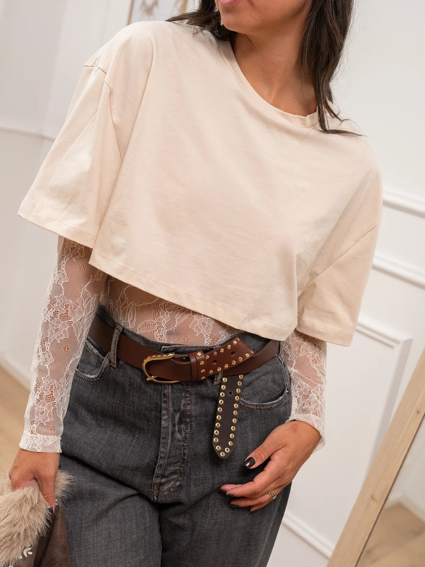 T shirt crop burro con body in pizzo - HaveOne