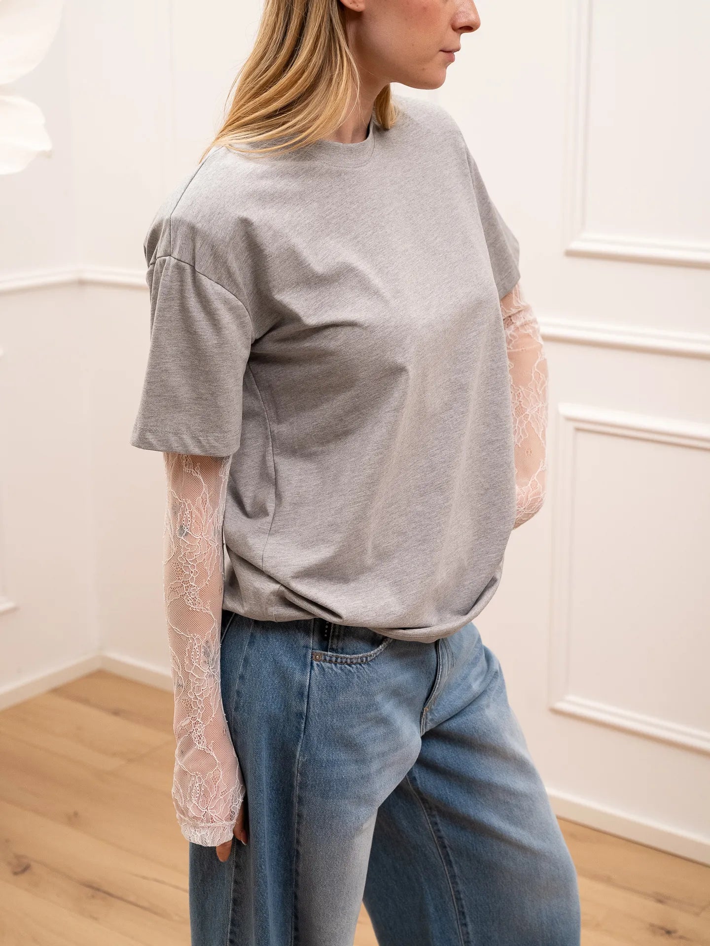 T shirt spallina imbottita grigia con manicotto in pizzo - Dixie