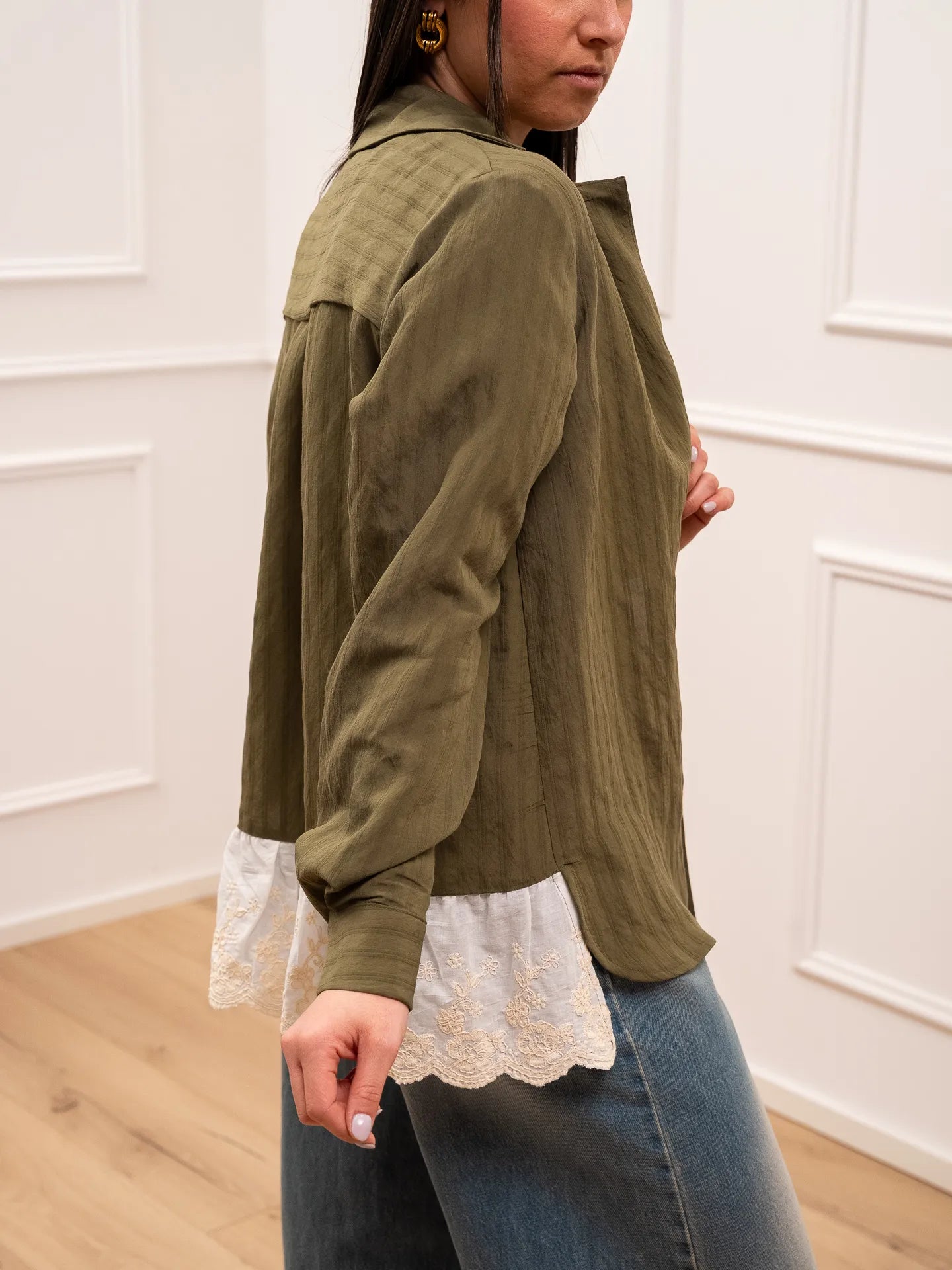 Camicia in modal kaki con volant crochet - Vicolo