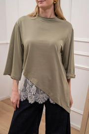 T shirt militare taglio asimmetrico e pizzo bianco - HaveOne