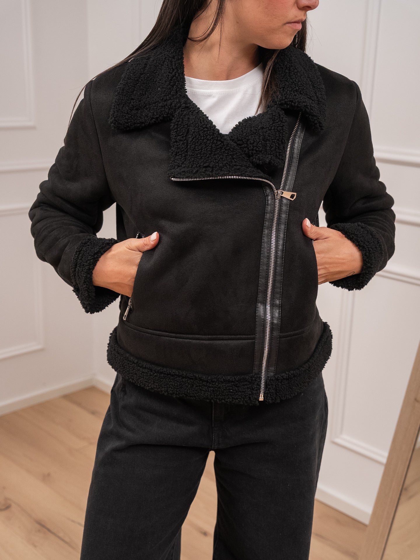 Montone scamosciato nero fit corto - HaveOne