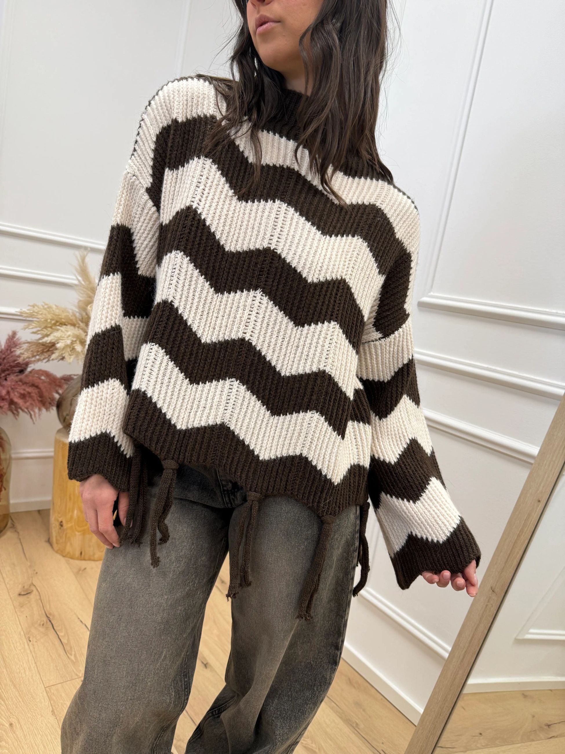 Maglia dolcevita rigata moro e panna con frange - HaveOne