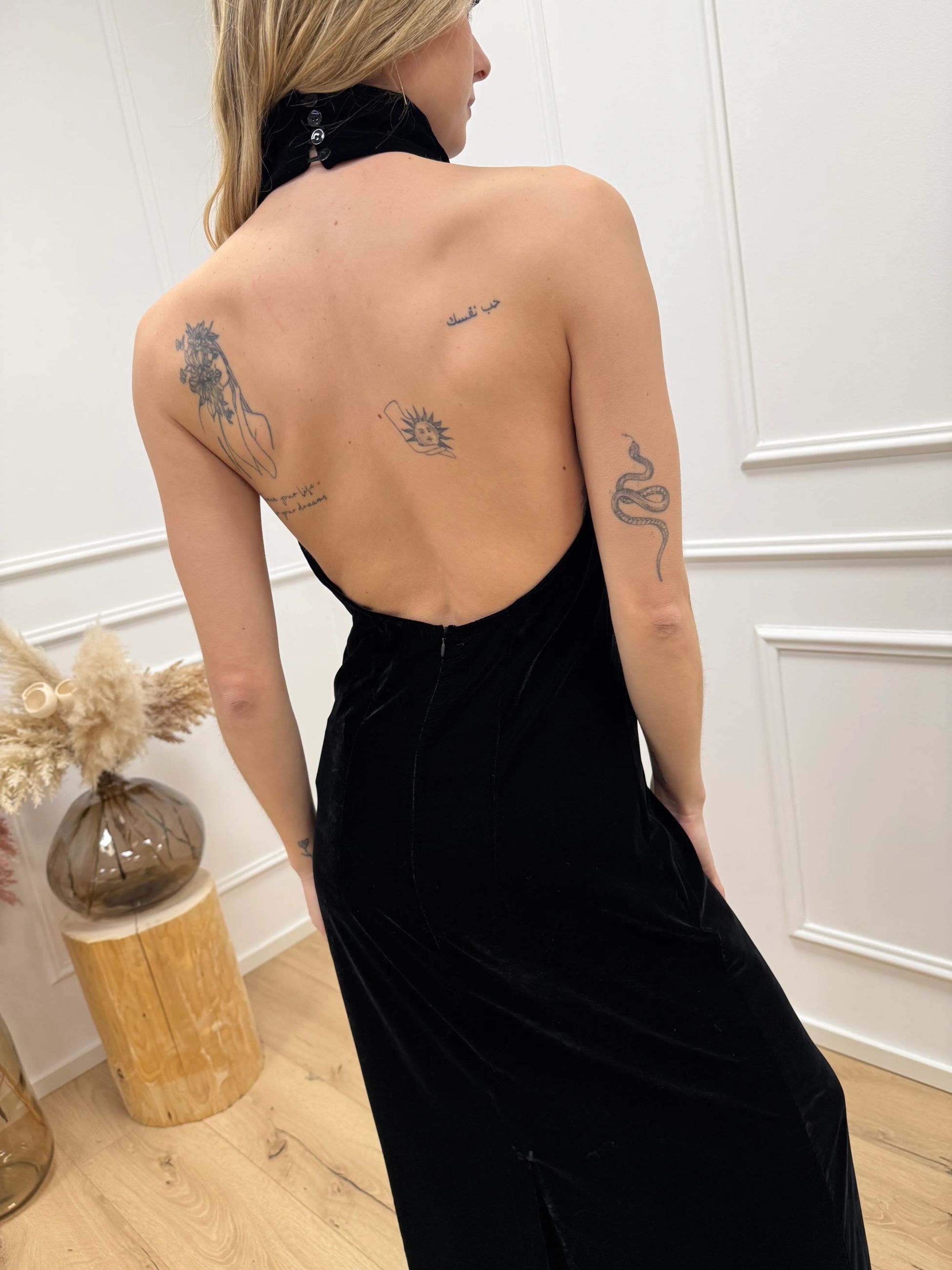 Vestito in velluto nero scollo america - Vicolo