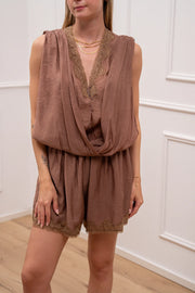 Tuta mini mousse con dettagli in pizzo - You Decide