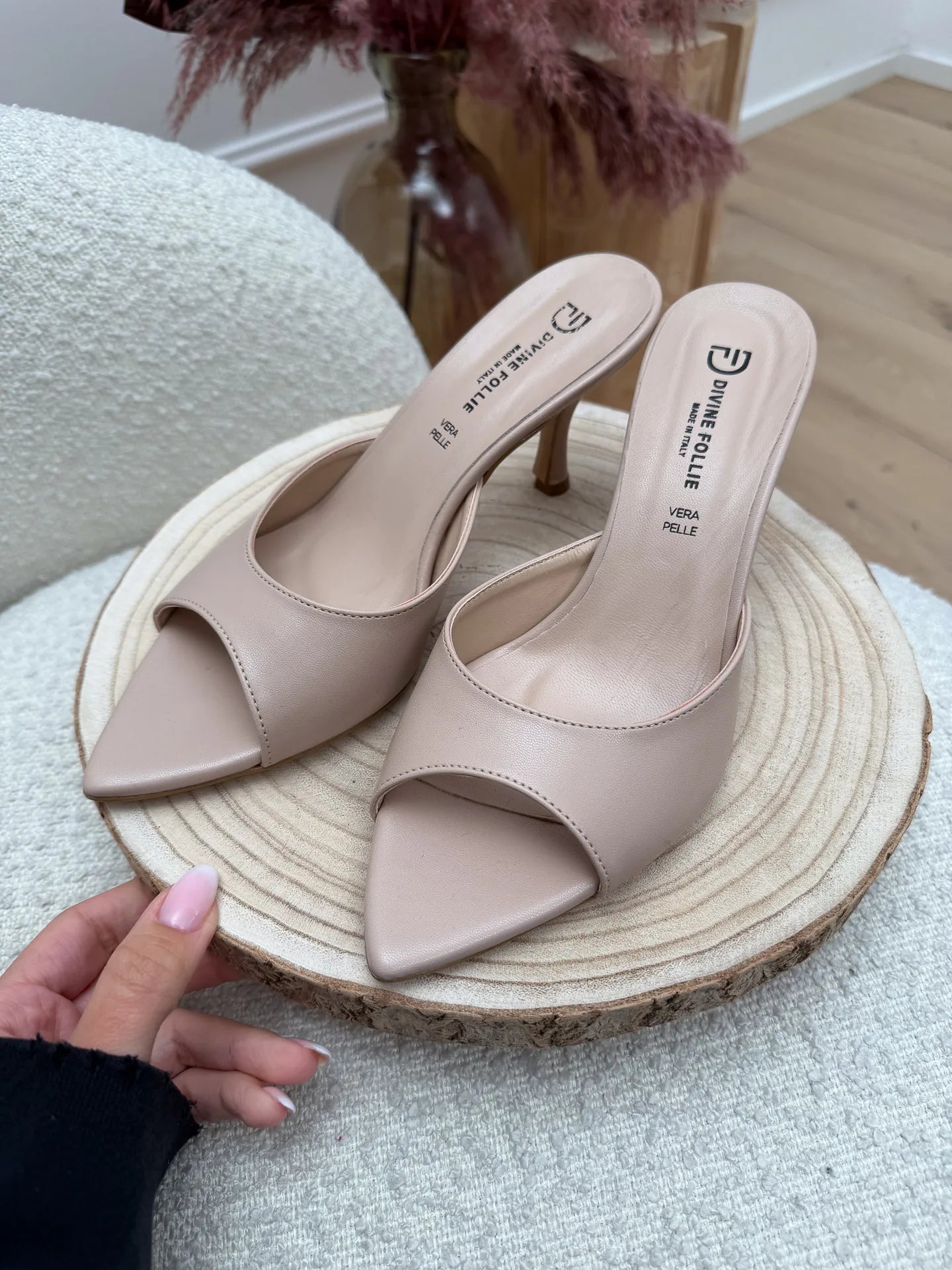 Décolleté sabot “Luna” in ecopelle nude - Divine Follie