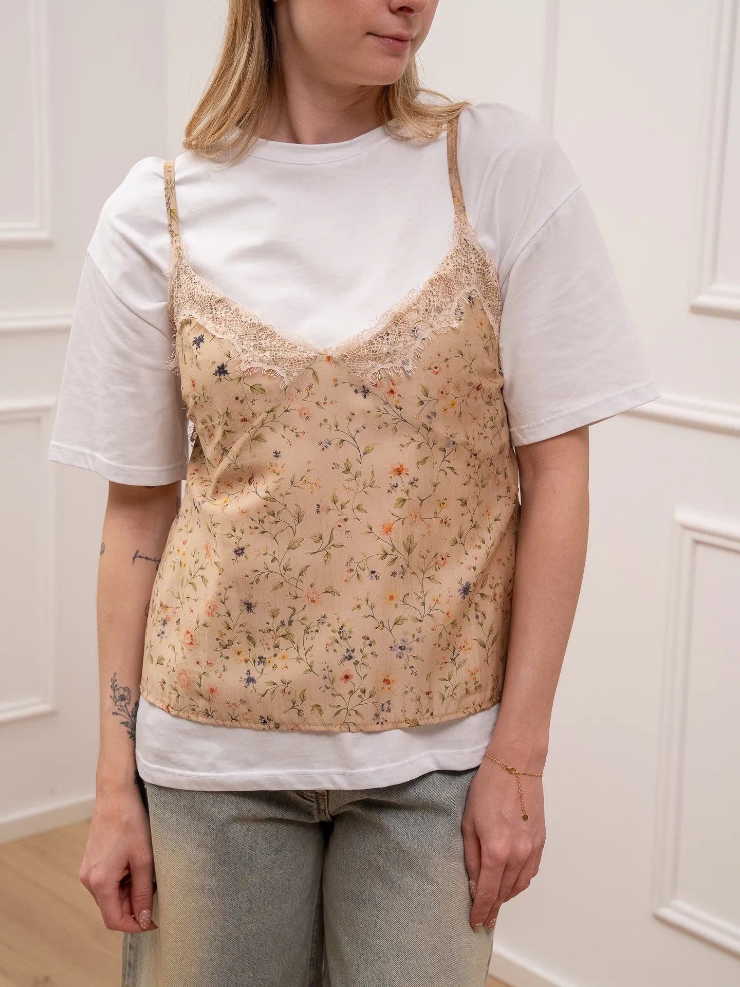 T shirt bianca con top floreale - HaveOne