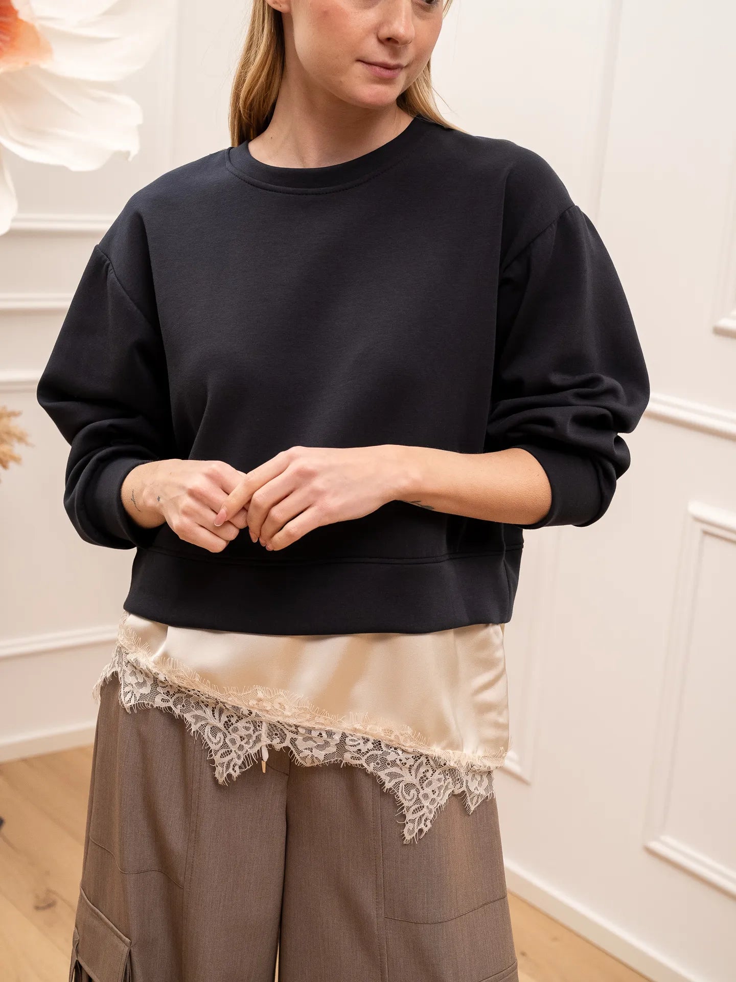 Felpa over blu con raso e pizzo burro - HaveOne