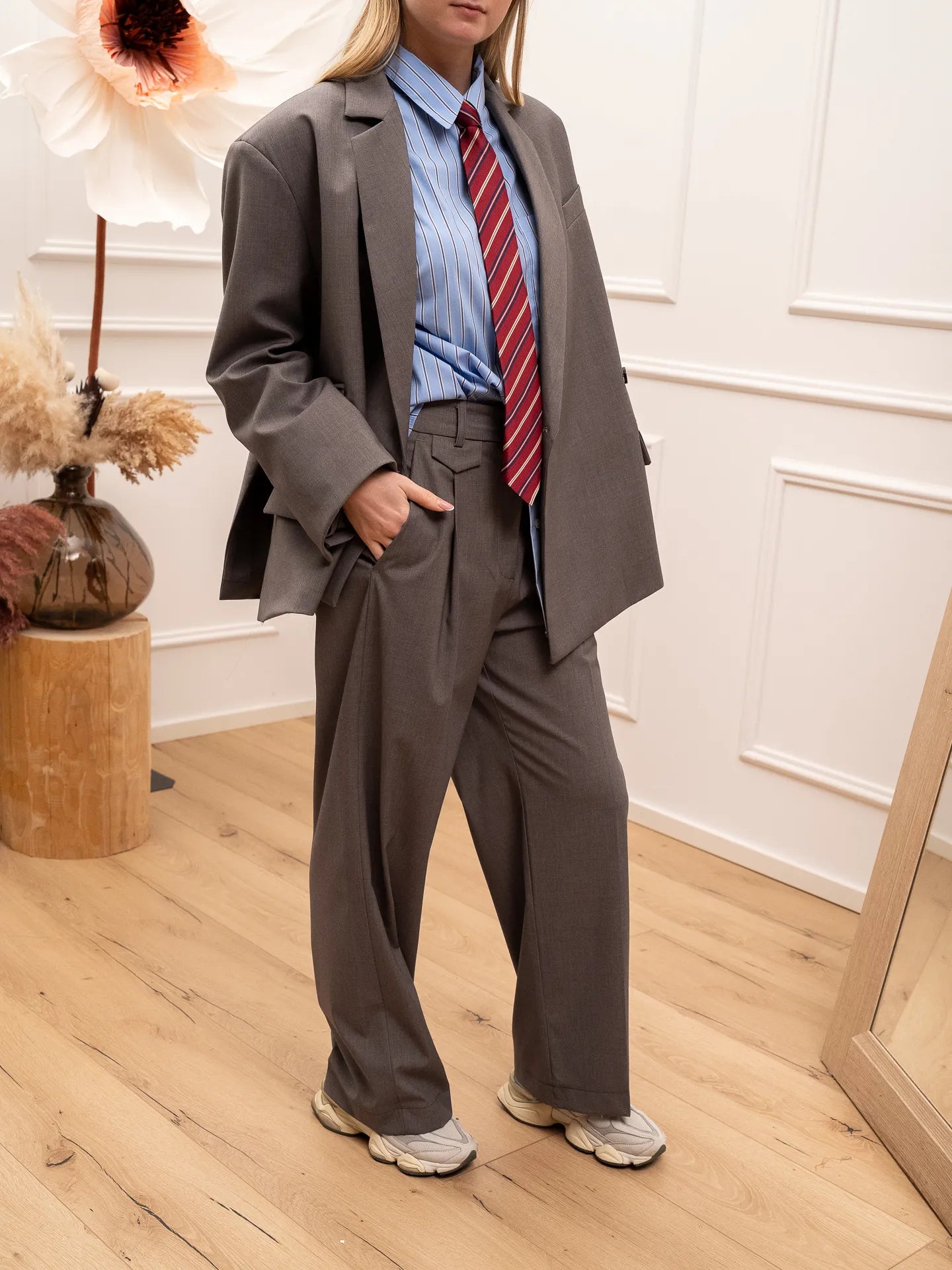 Camicia celeste rigata cravatta e coulisse sulle maniche - Vicolo