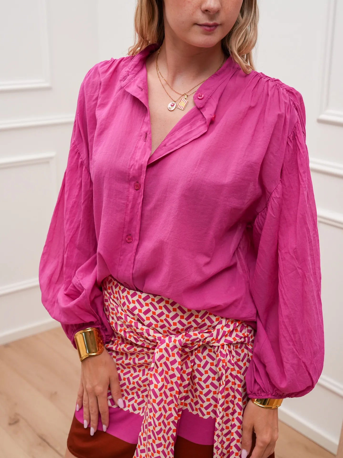 Camicia coreana in mussolina magenta manica balloon - Tensione In