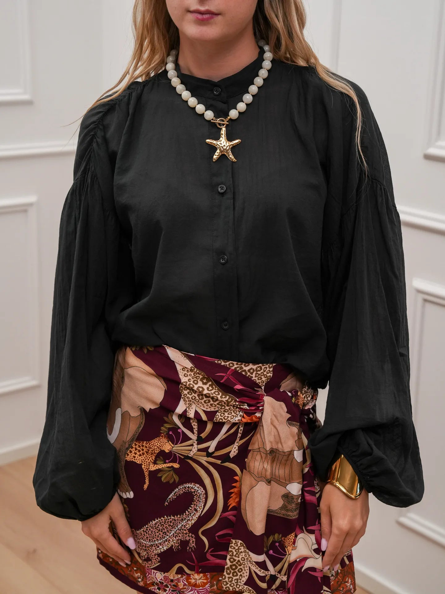 Camicia coreana in mussolina nera manica balloon - Tensione In