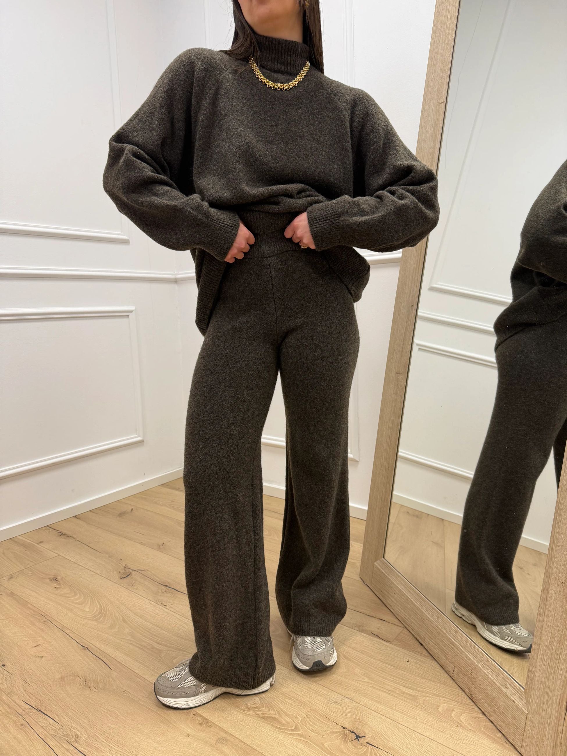 Set coordinato maglia e pantalone moro - HaveOne