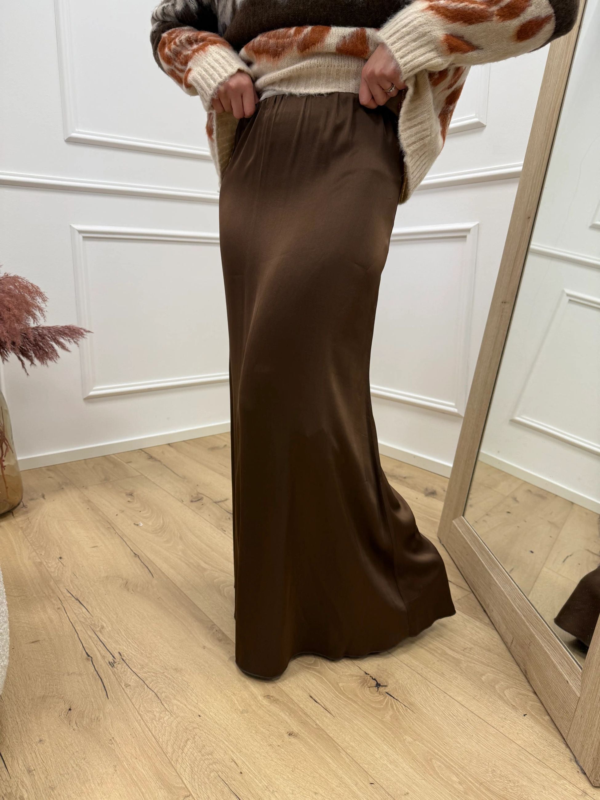 Gonna caramello dritta in satin - HaveOne