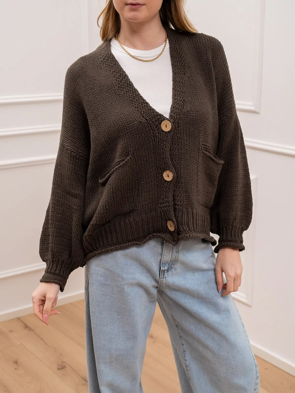 Cardigan bottoni moro bordi con ricciolo - HaveOne