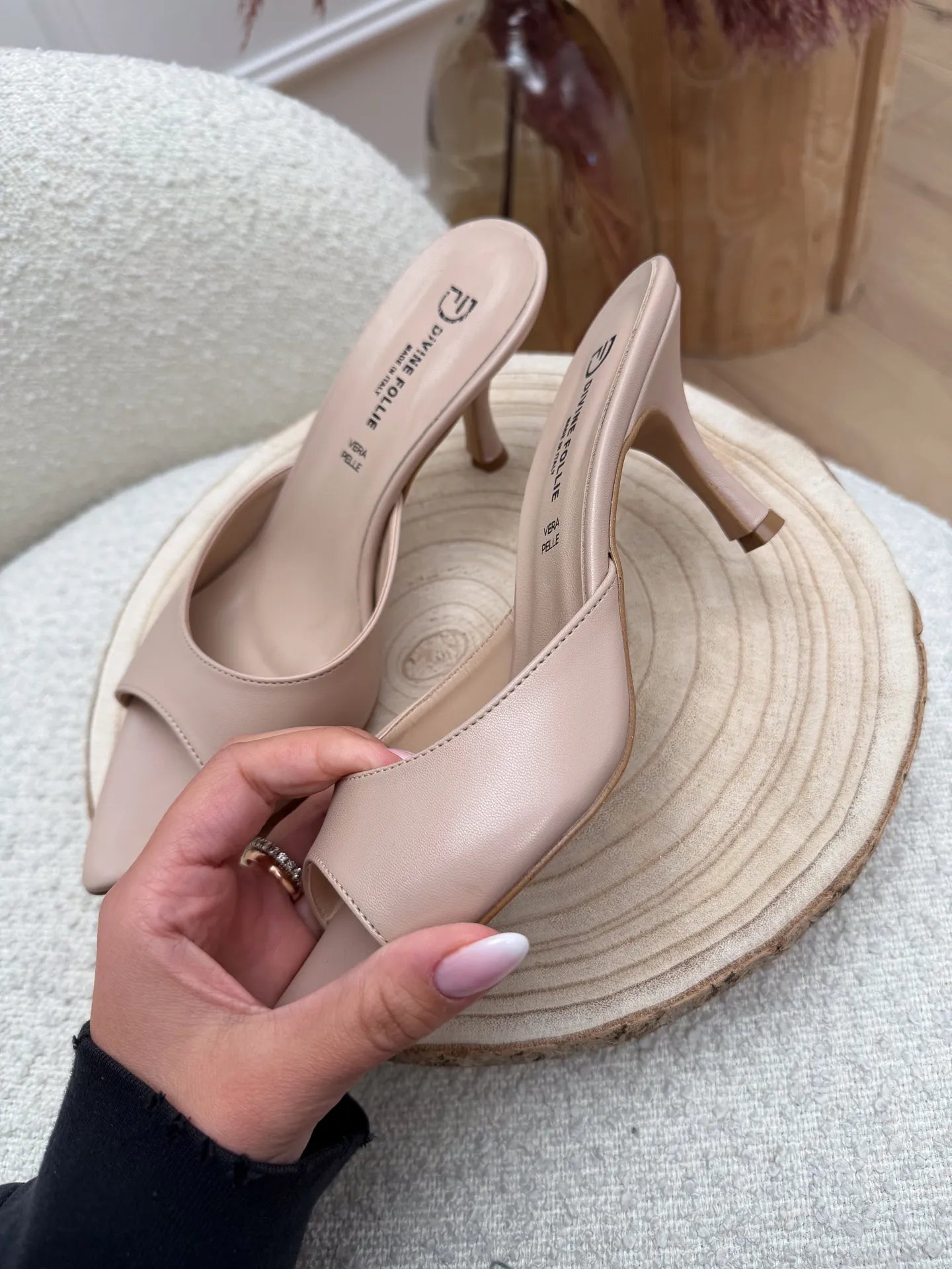 Décolleté sabot “Luna” in ecopelle nude - Divine Follie